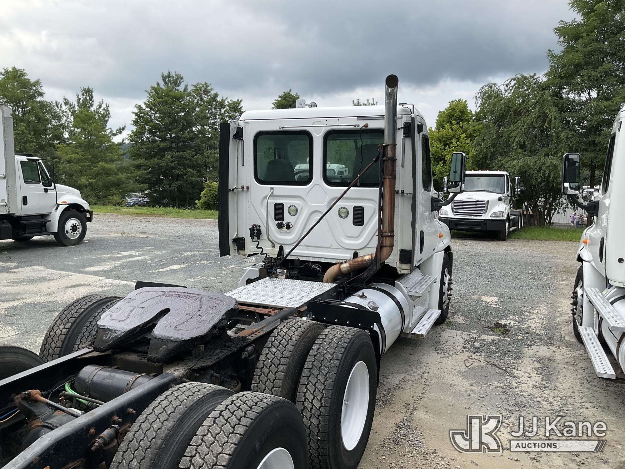 2012 Freightliner Cascadia 125