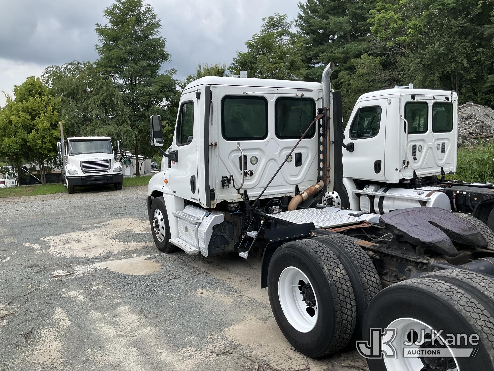 2012 Freightliner Cascadia 125