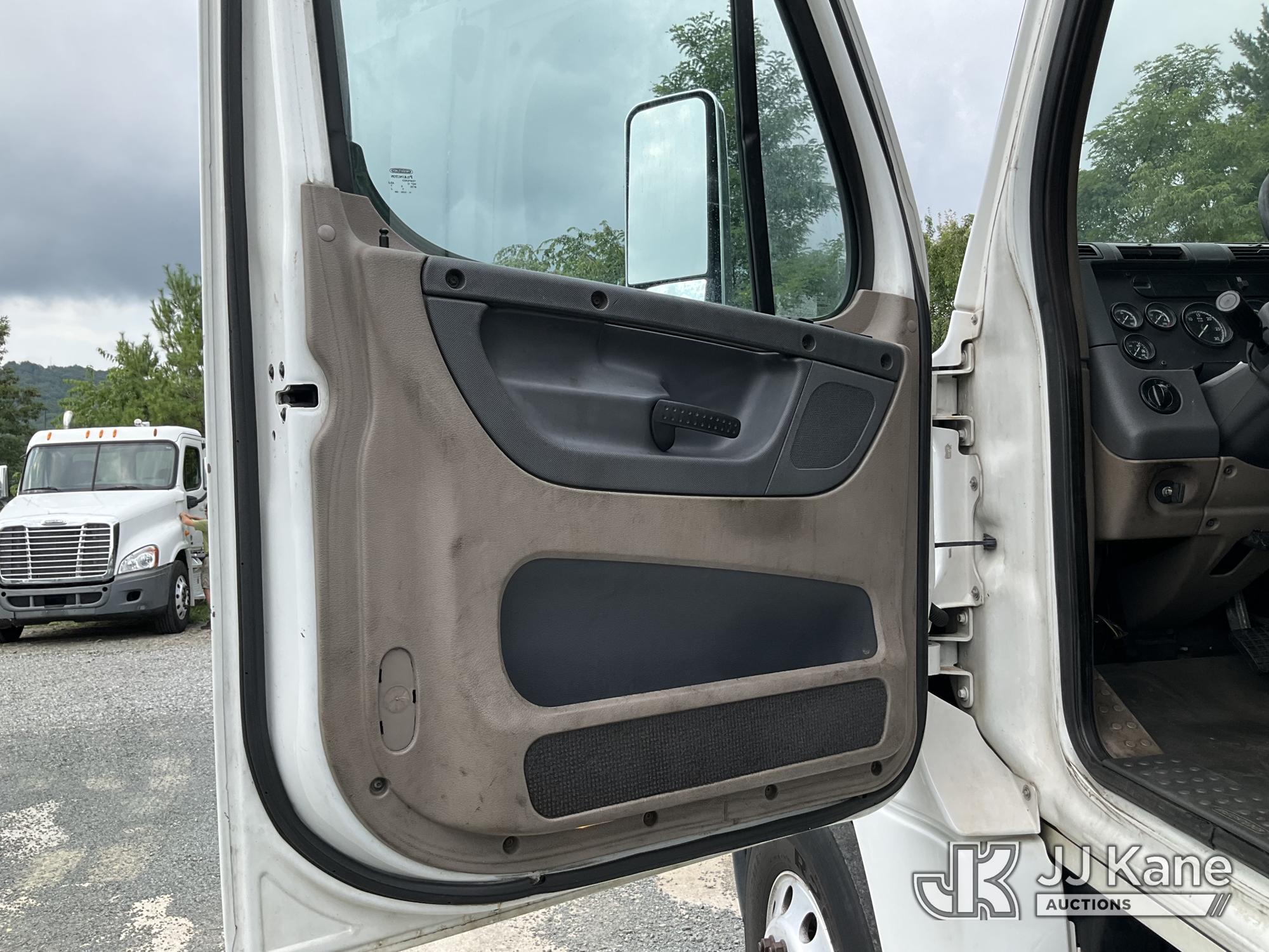 2012 Freightliner Cascadia 125