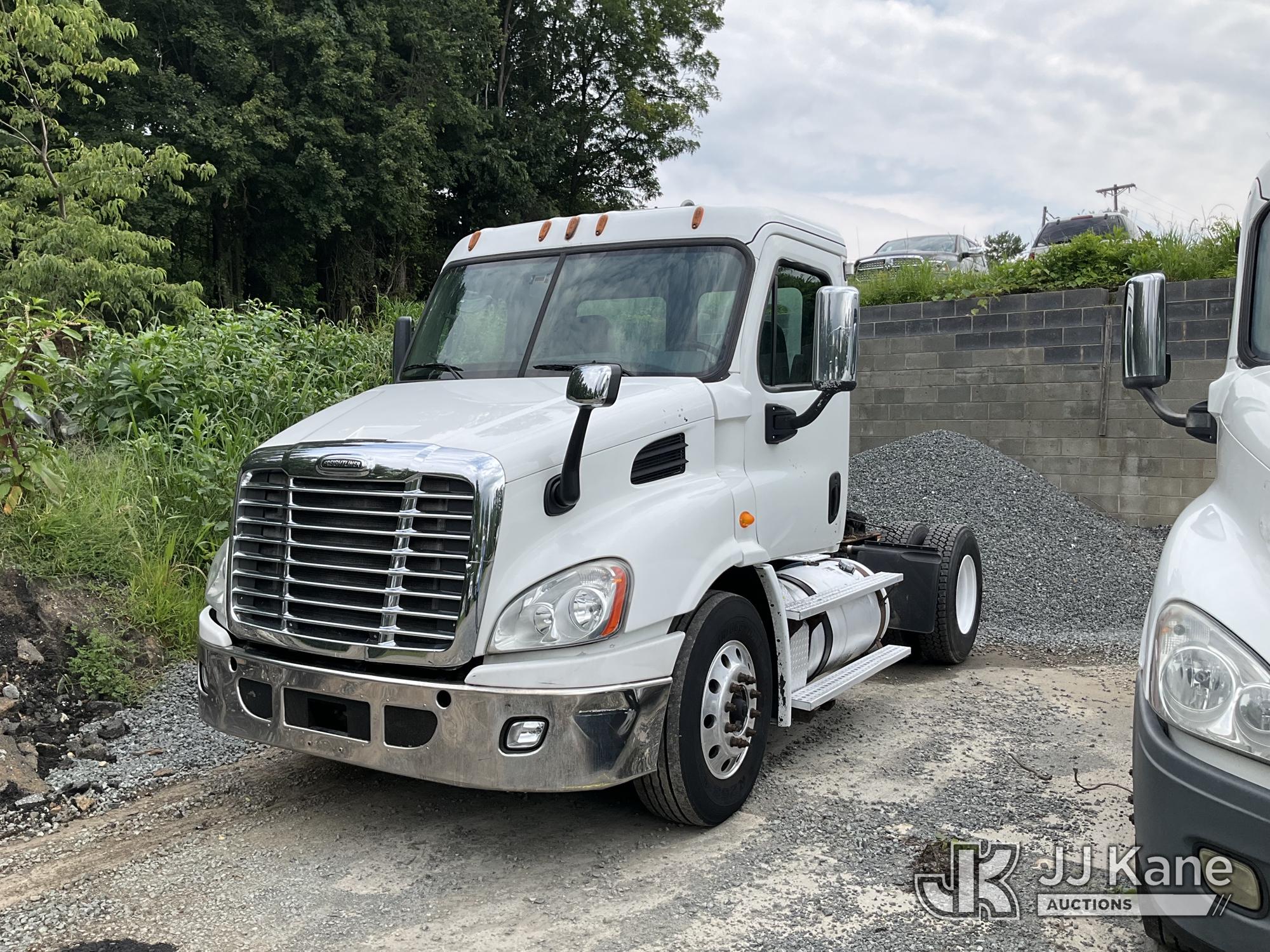2013 Freightliner Cascadia 113 Truck Tractor