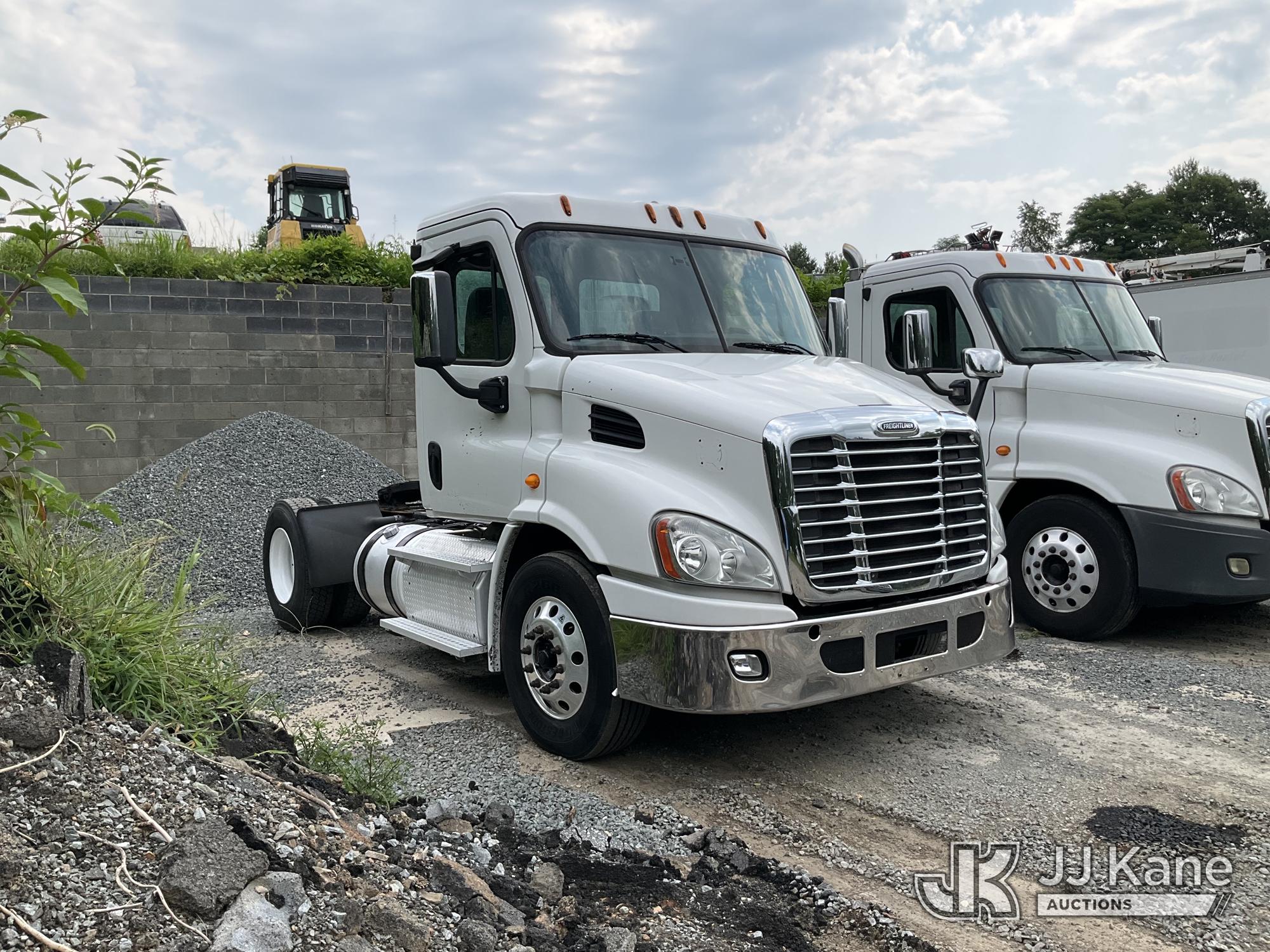 2013 Freightliner Cascadia 113