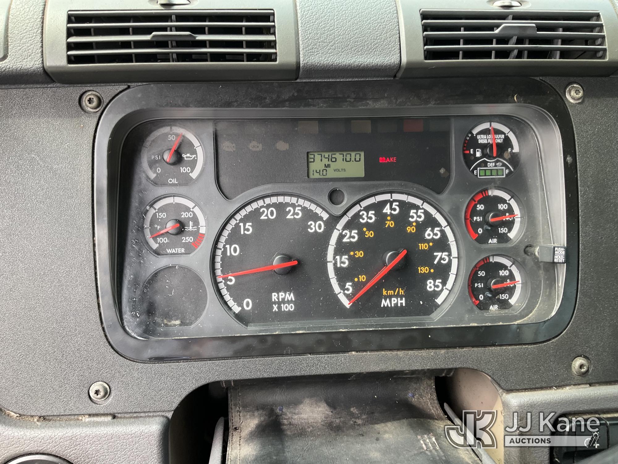 2013 Freightliner Cascadia 113
