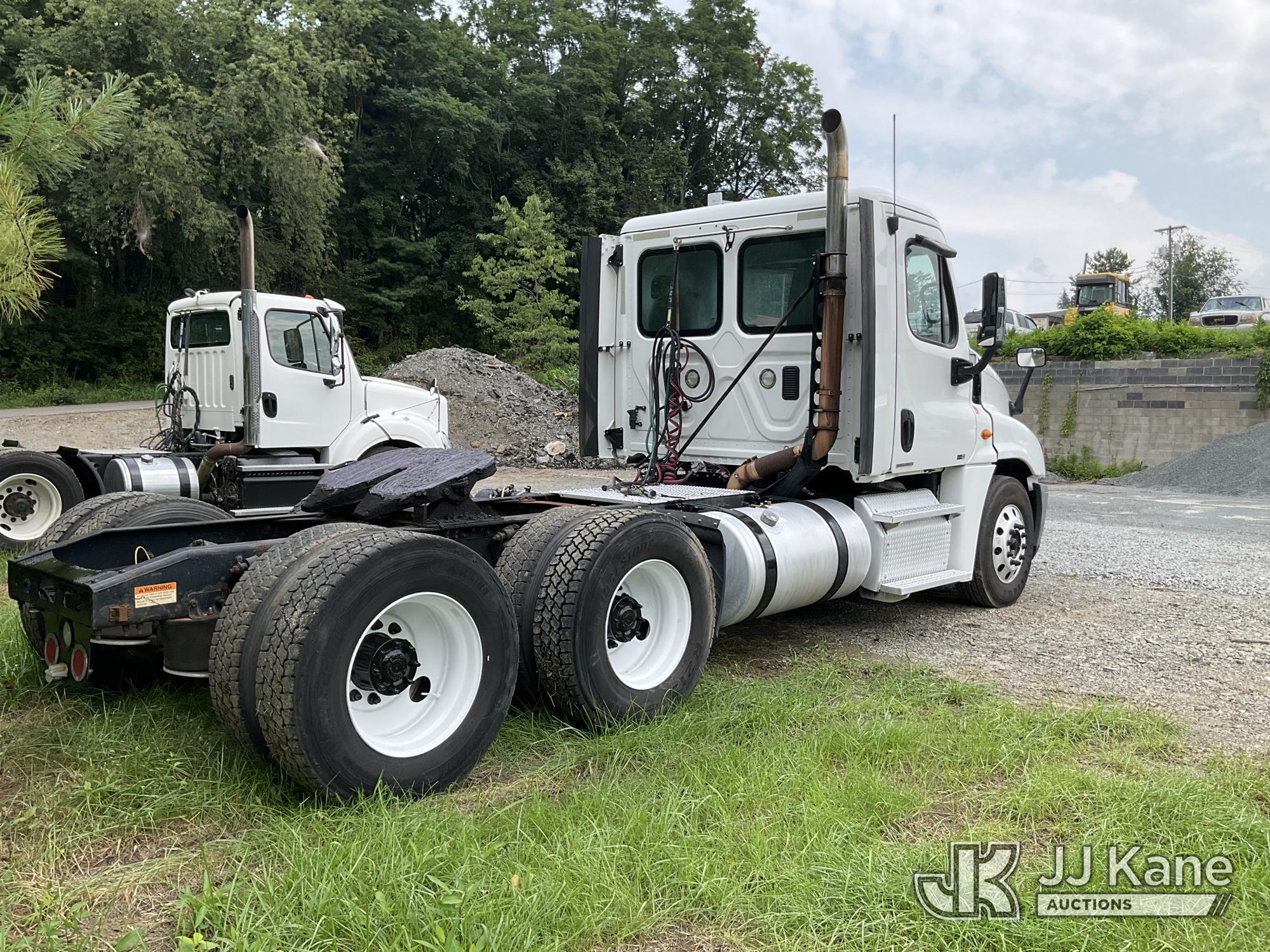 2012 Freightliner Cascadia 125