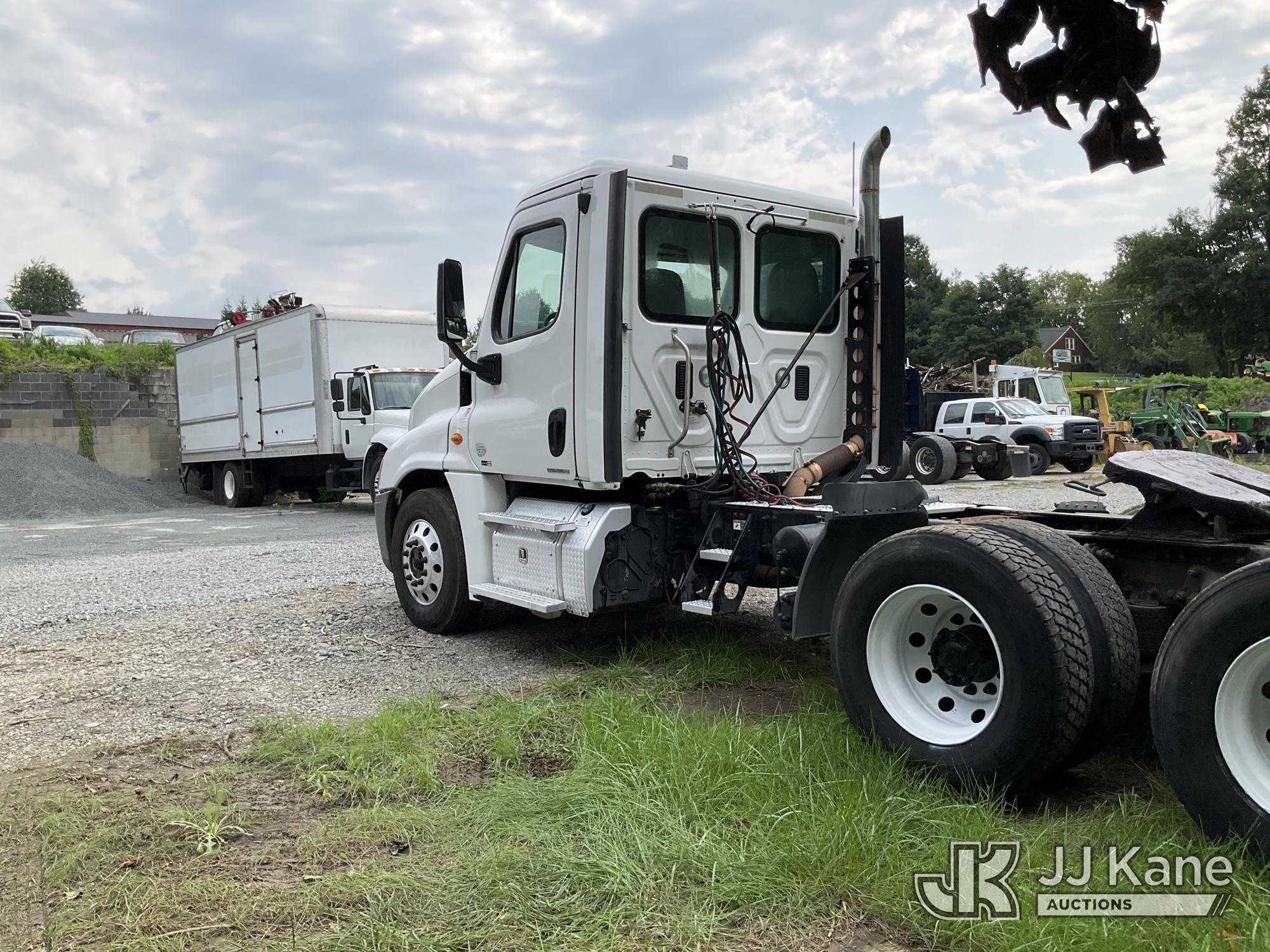 2012 Freightliner Cascadia 125