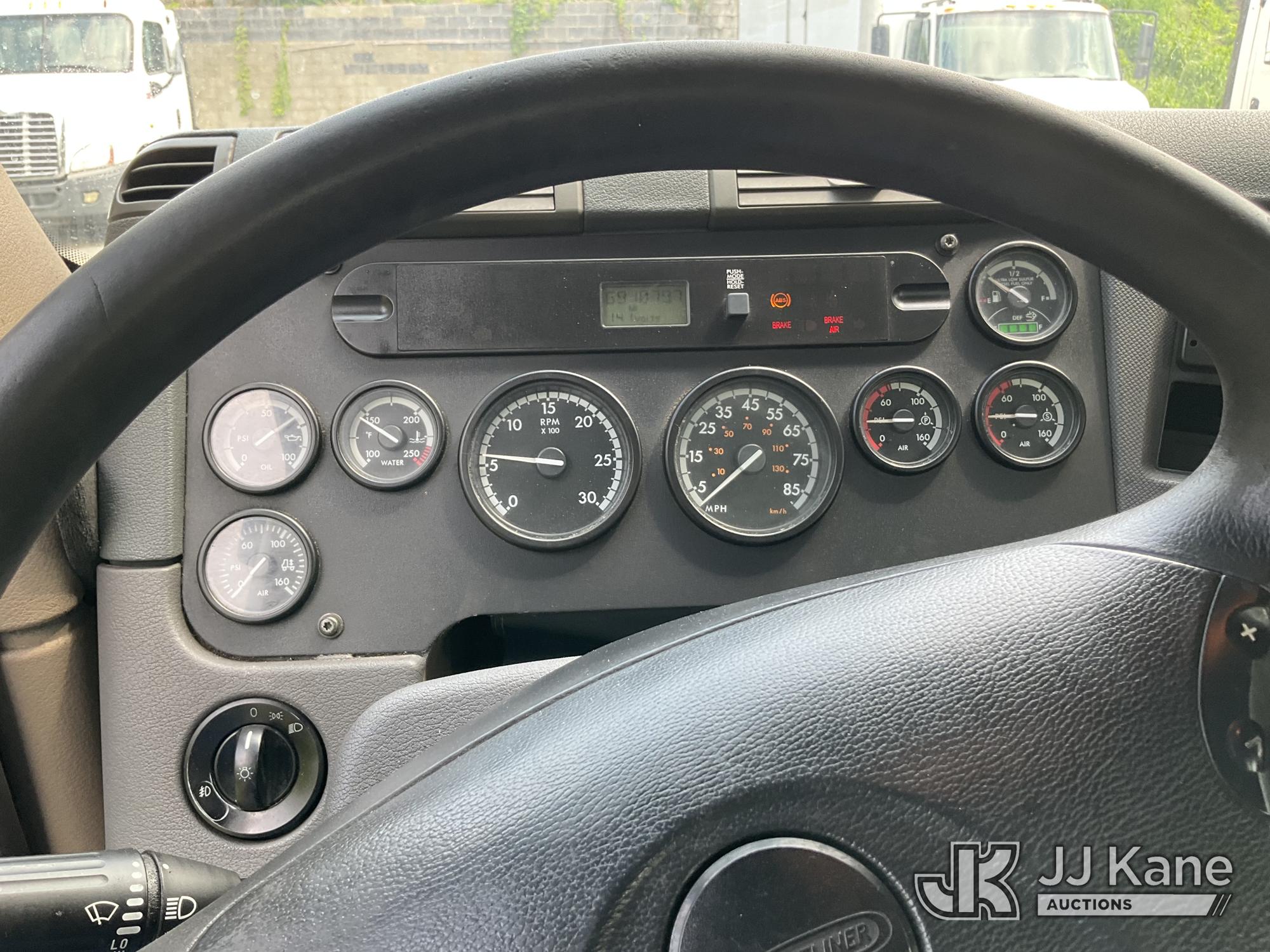2012 Freightliner Cascadia 125
