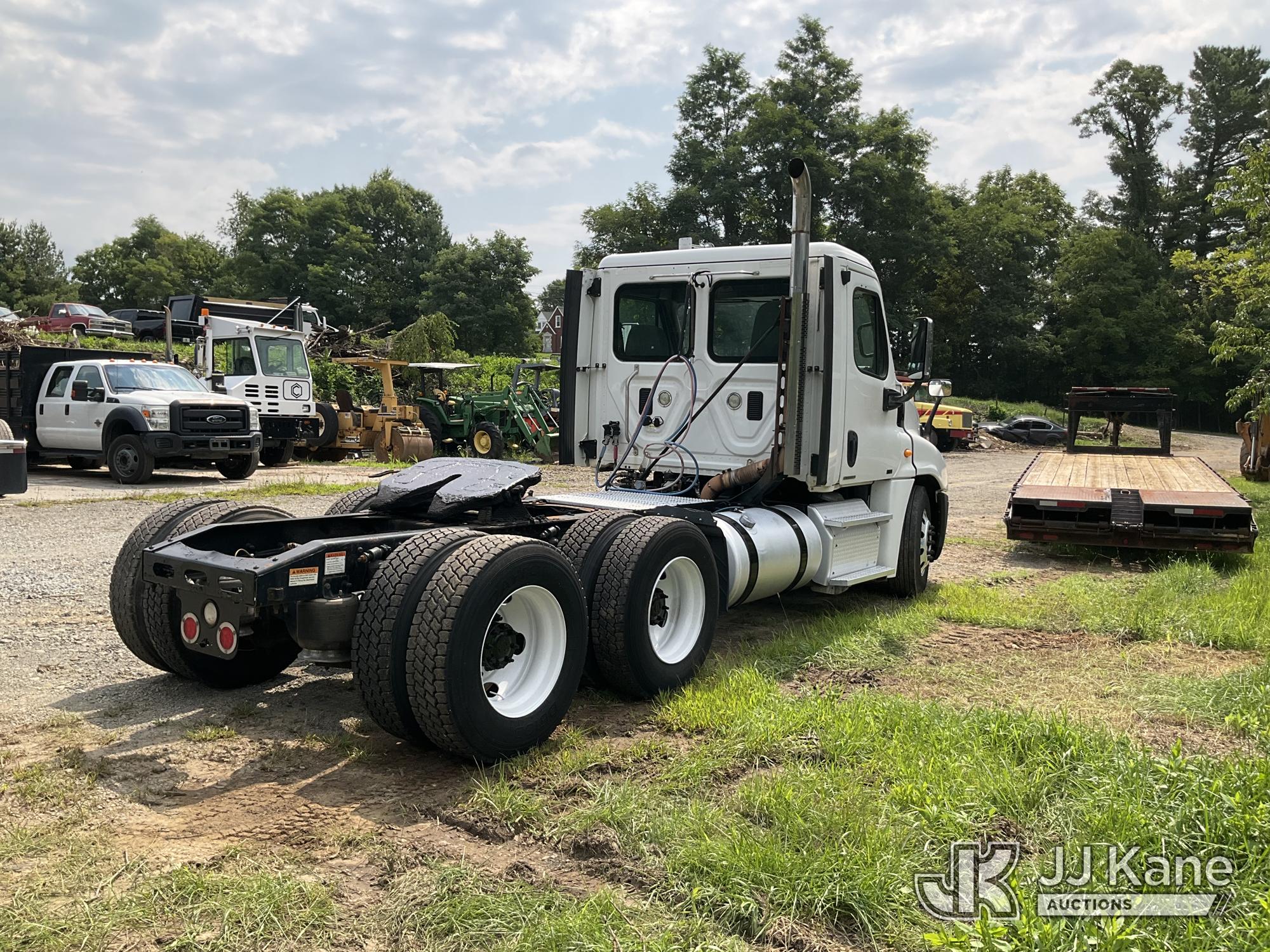 2012 Freightliner Cascadia 125
