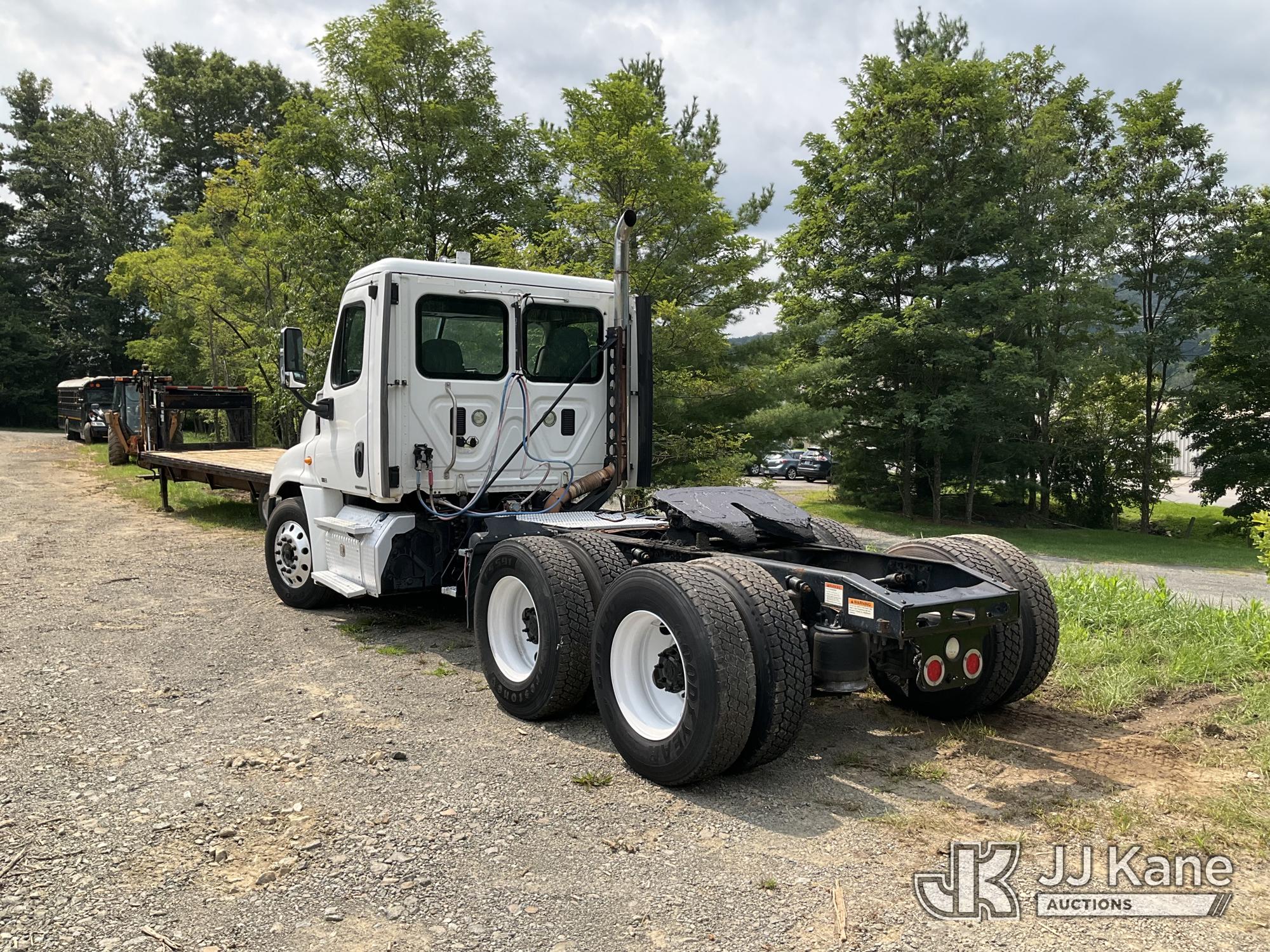 2012 Freightliner Cascadia 125