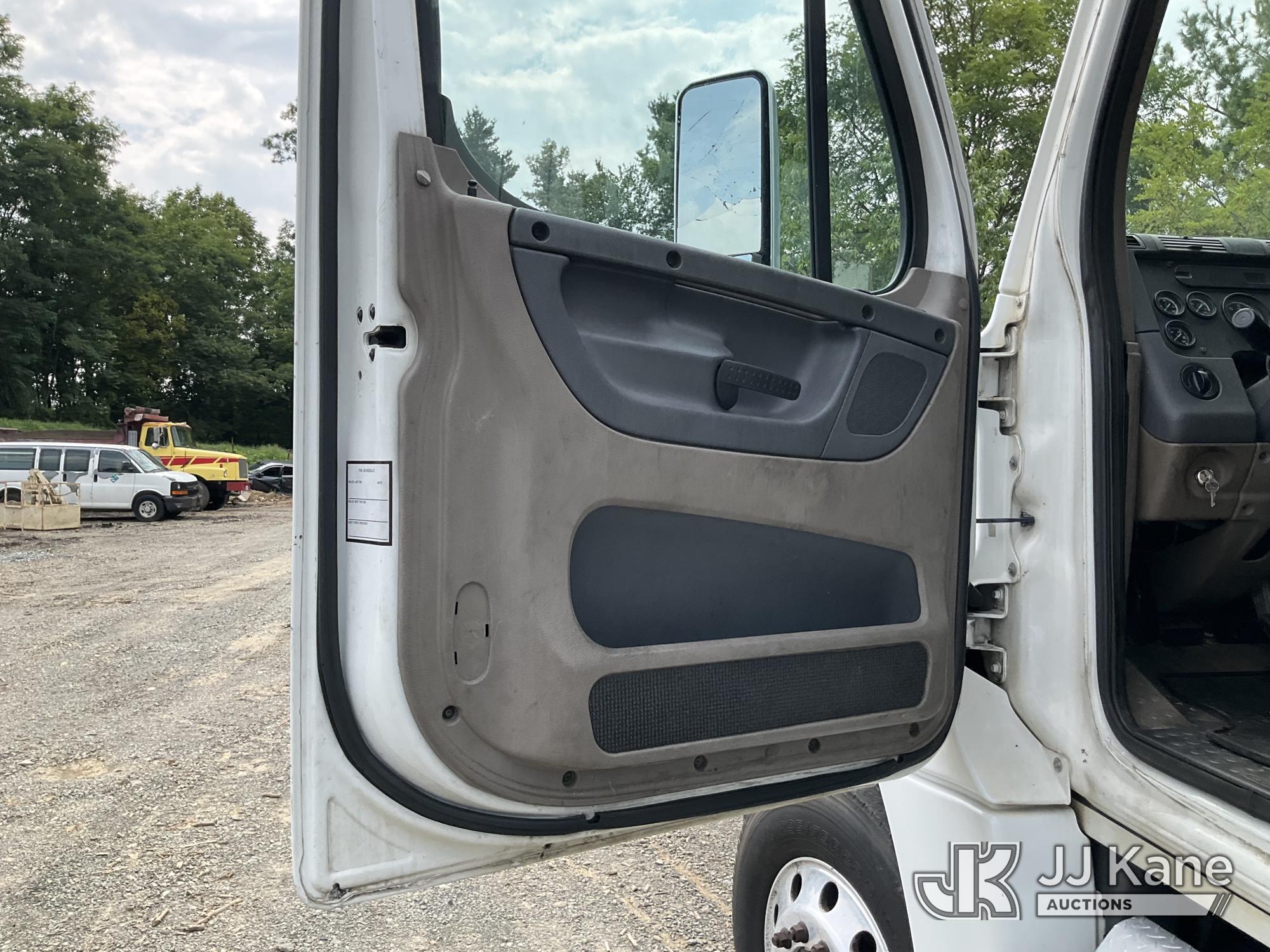 2012 Freightliner Cascadia 125