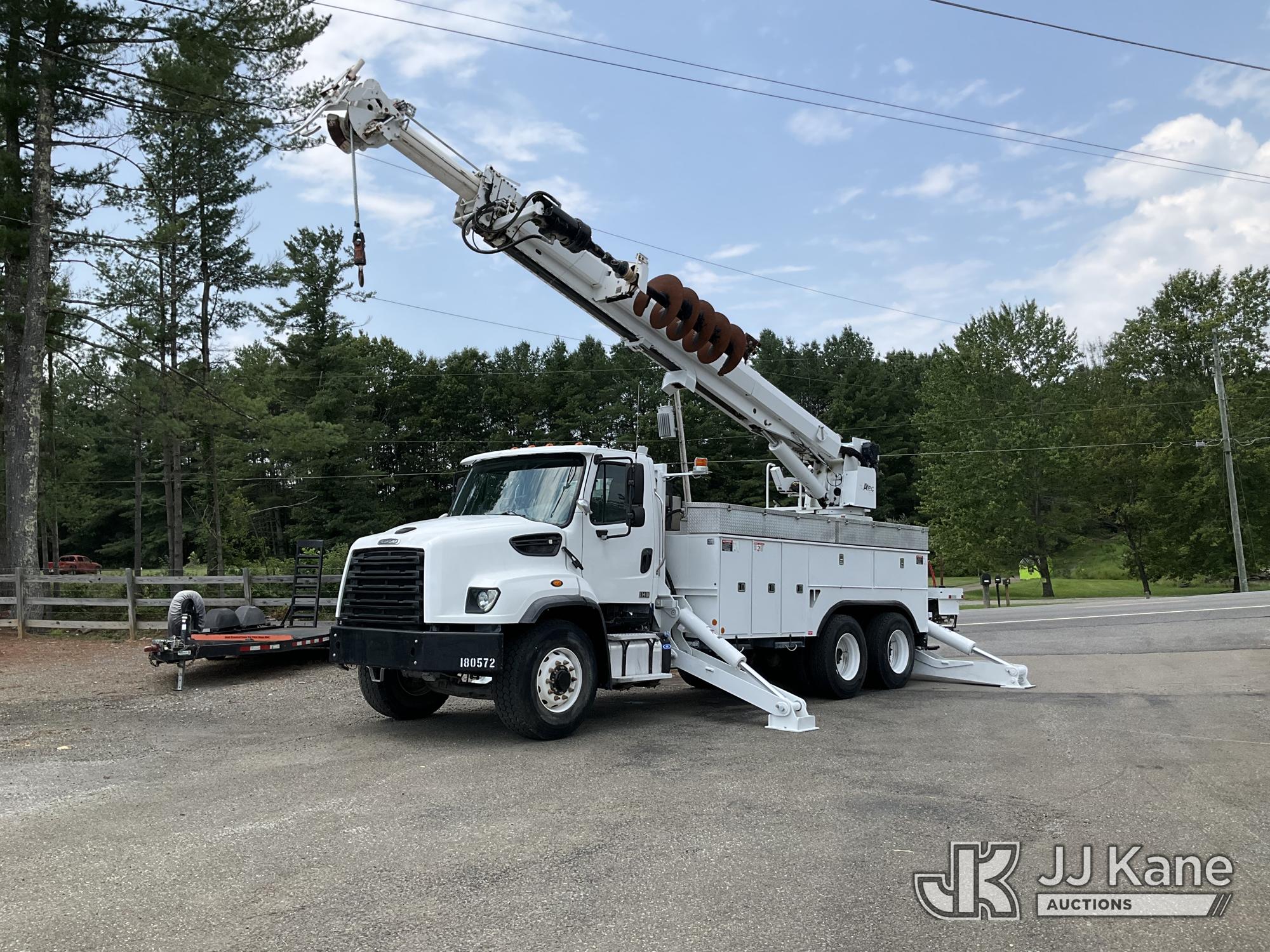 Altec D4065B-TR, Digger Derrick rear mounted on 2018 Freightliner 114SD T/A Utility Truck
