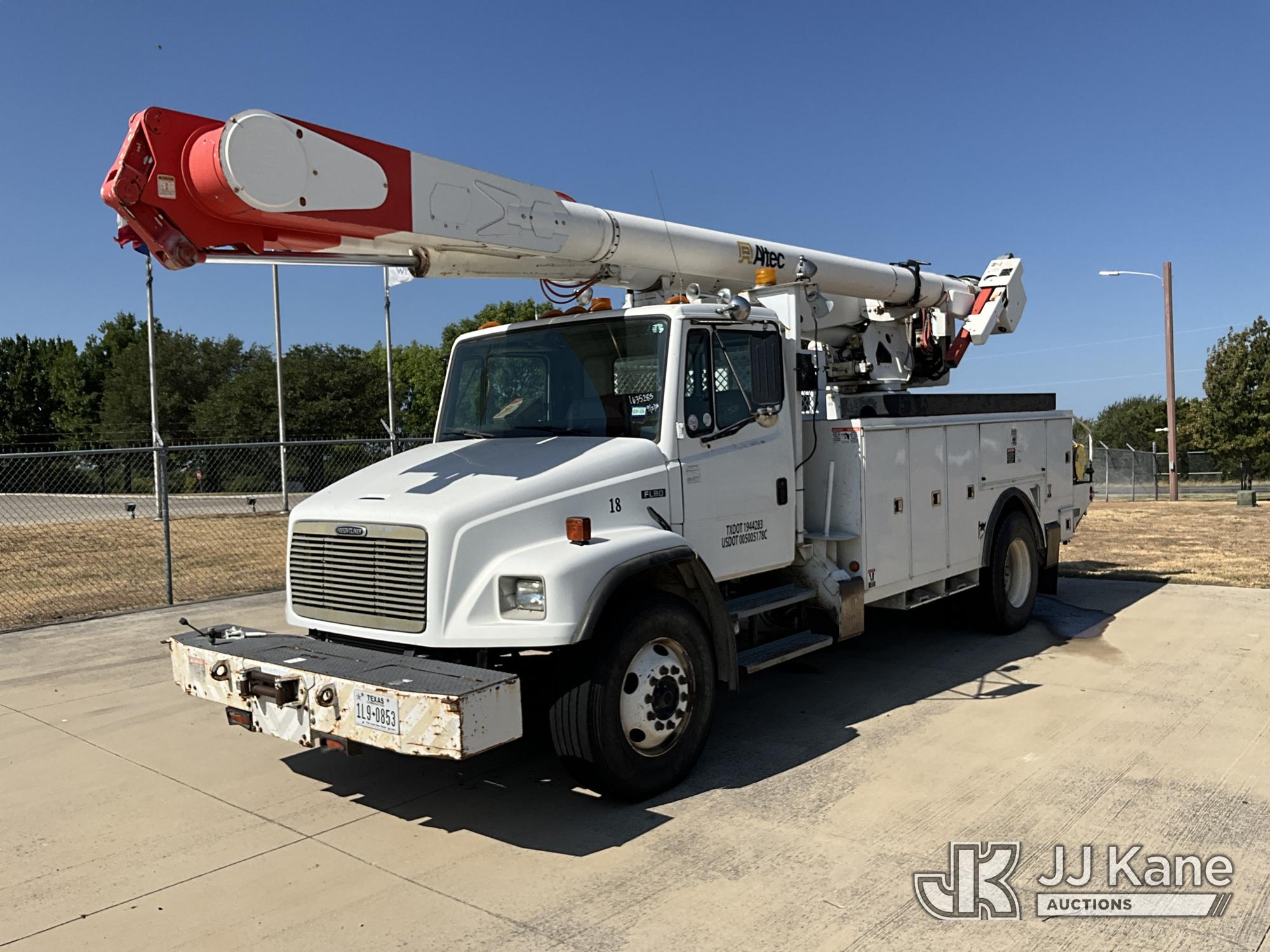 Altec AM855, Over-Center Material Handling Bucket Truck rear mounted on 2001 Freightliner FL80 Utility Truck, Cooperative Owned