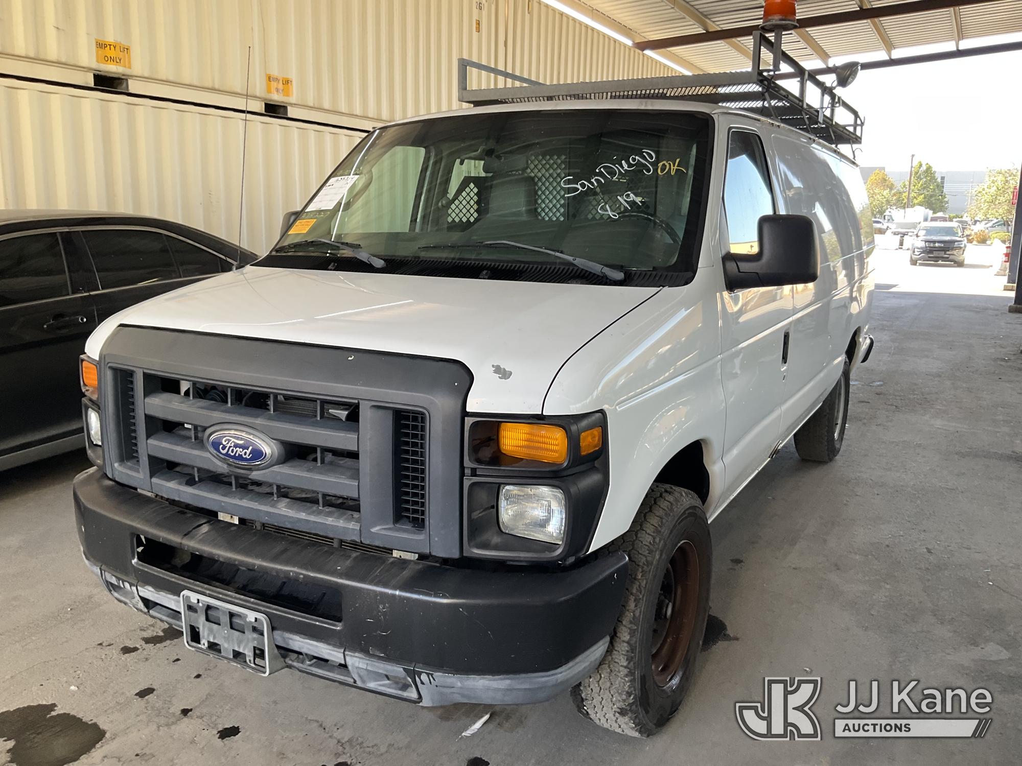 2014 Ford Econoline E-350 SD Cargo Van