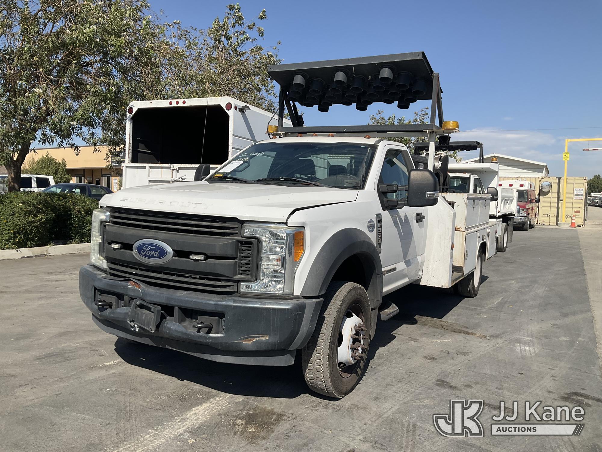 2017 Ford F-550 Regular Cab DRW Flatbed Truck