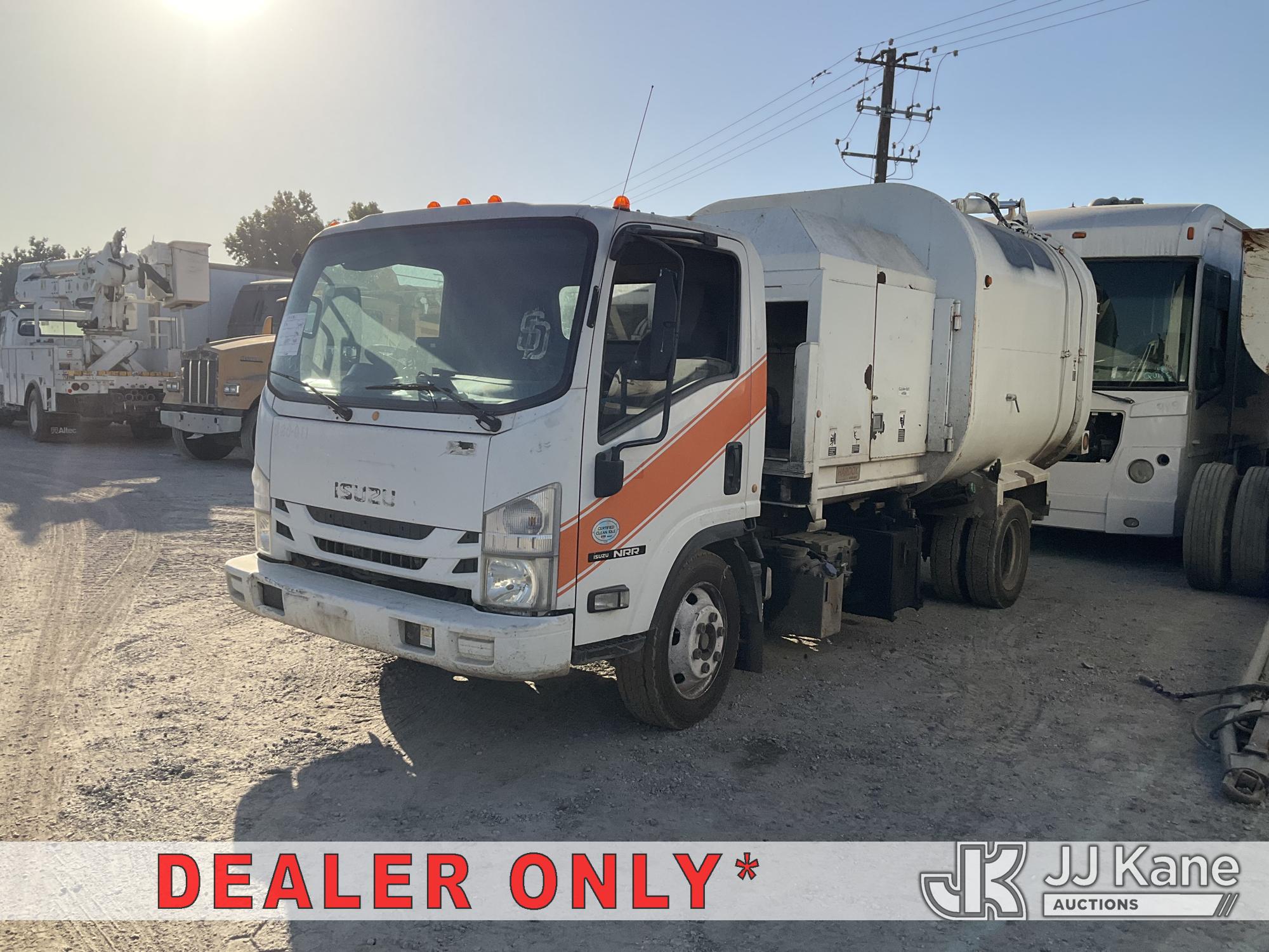2017 Isuzu NQR Trash Truck
