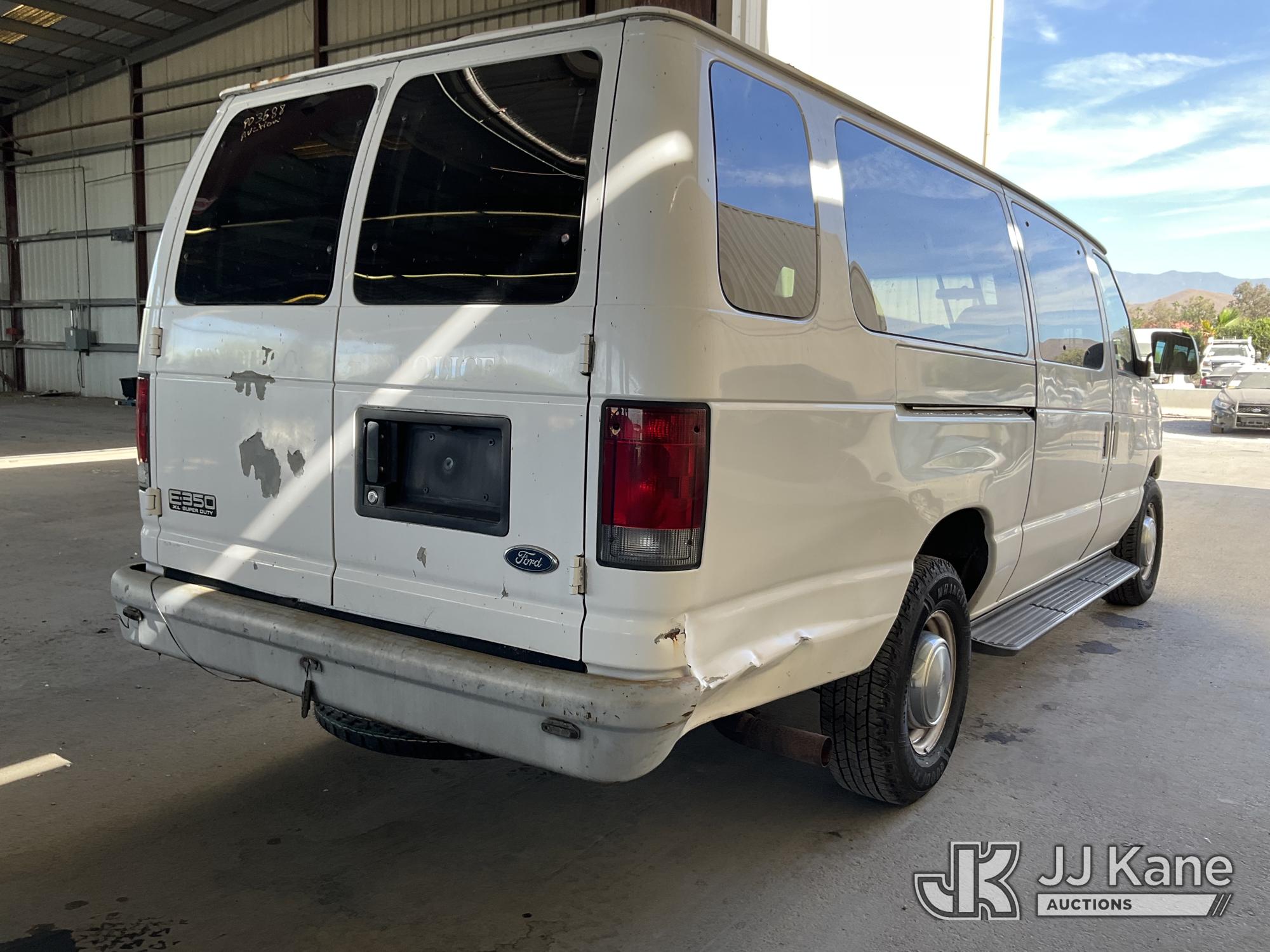 2002 Ford ECONOLINE E-350