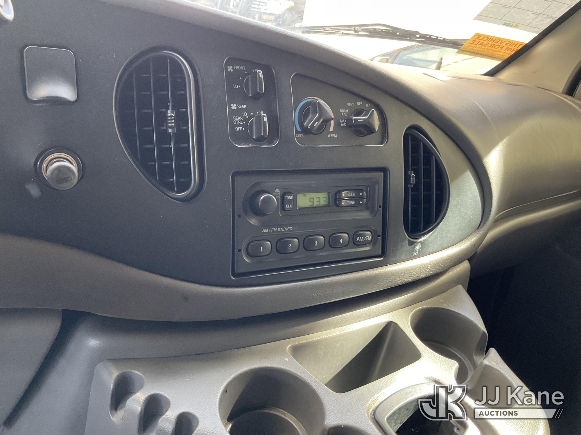 2002 Ford ECONOLINE E-350