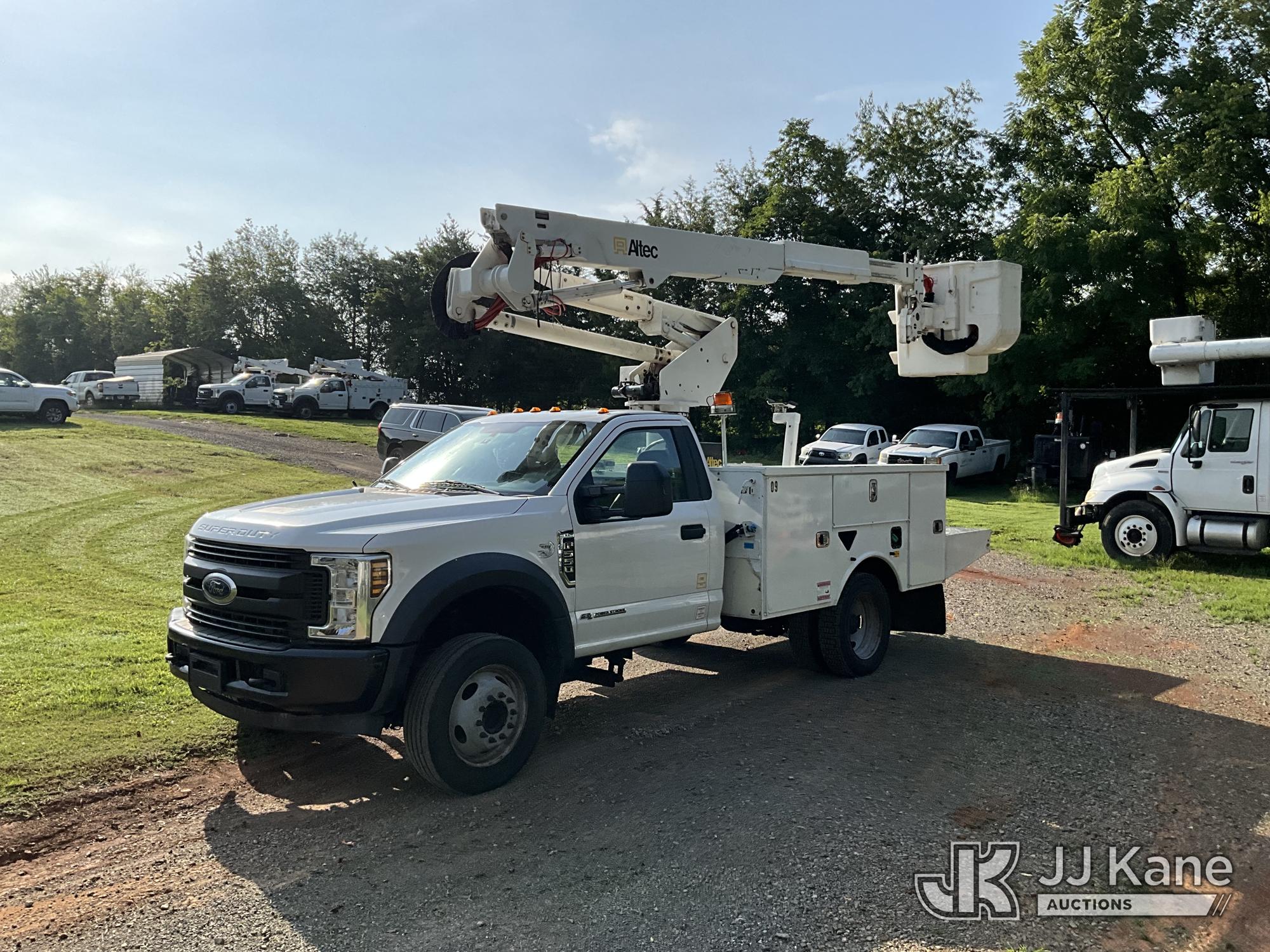 Altec AT37G, Articulating & Telescopic Bucket Truck mounted behind cab on 2019 Ford F-550 Service Truck, Municipal Owned