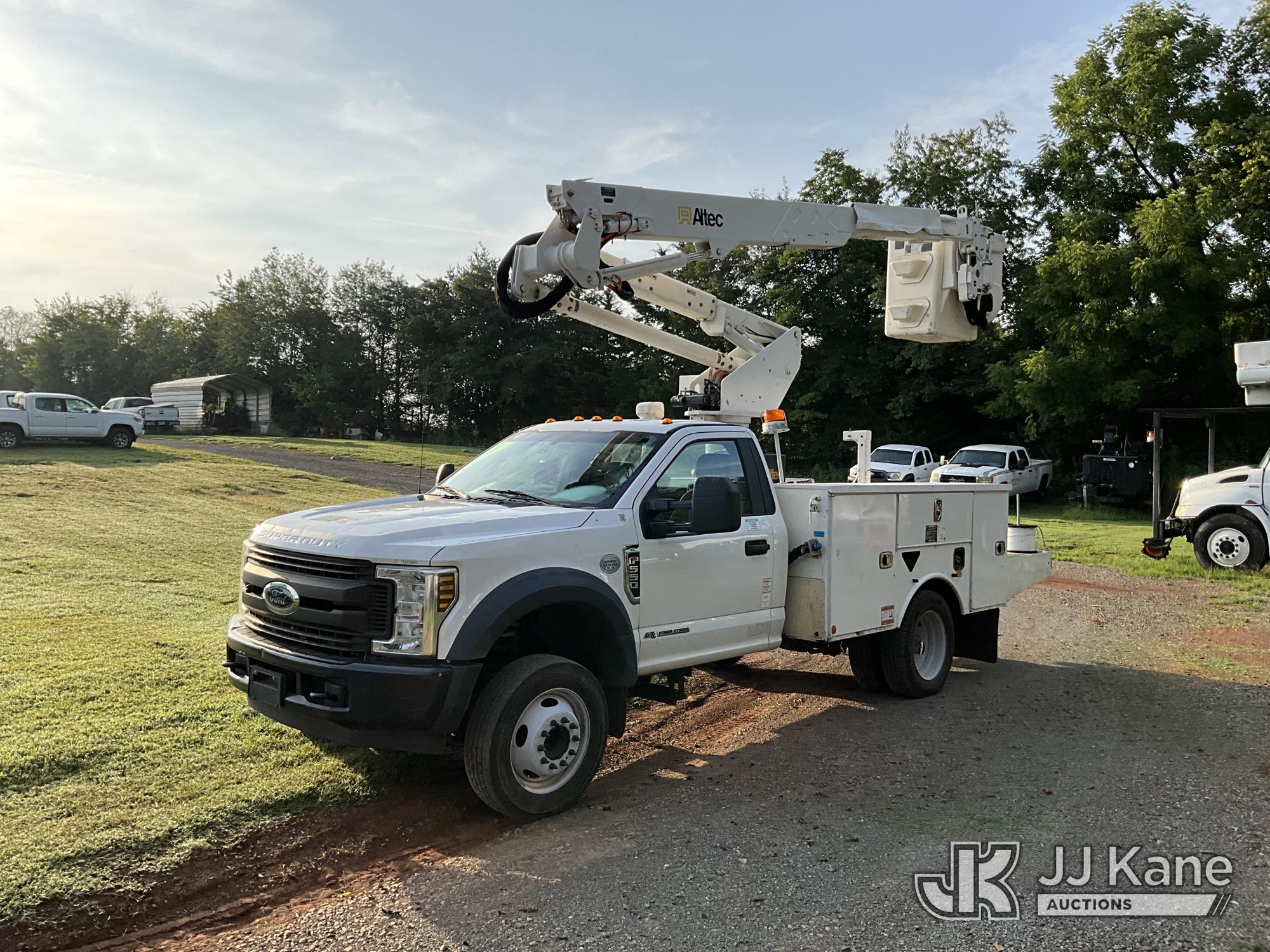 Altec AT37G, Articulating & Telescopic Bucket Truck mounted behind cab on 2019 Ford F-550 Regular Cab DRW Service Truck, Municipal Owned
