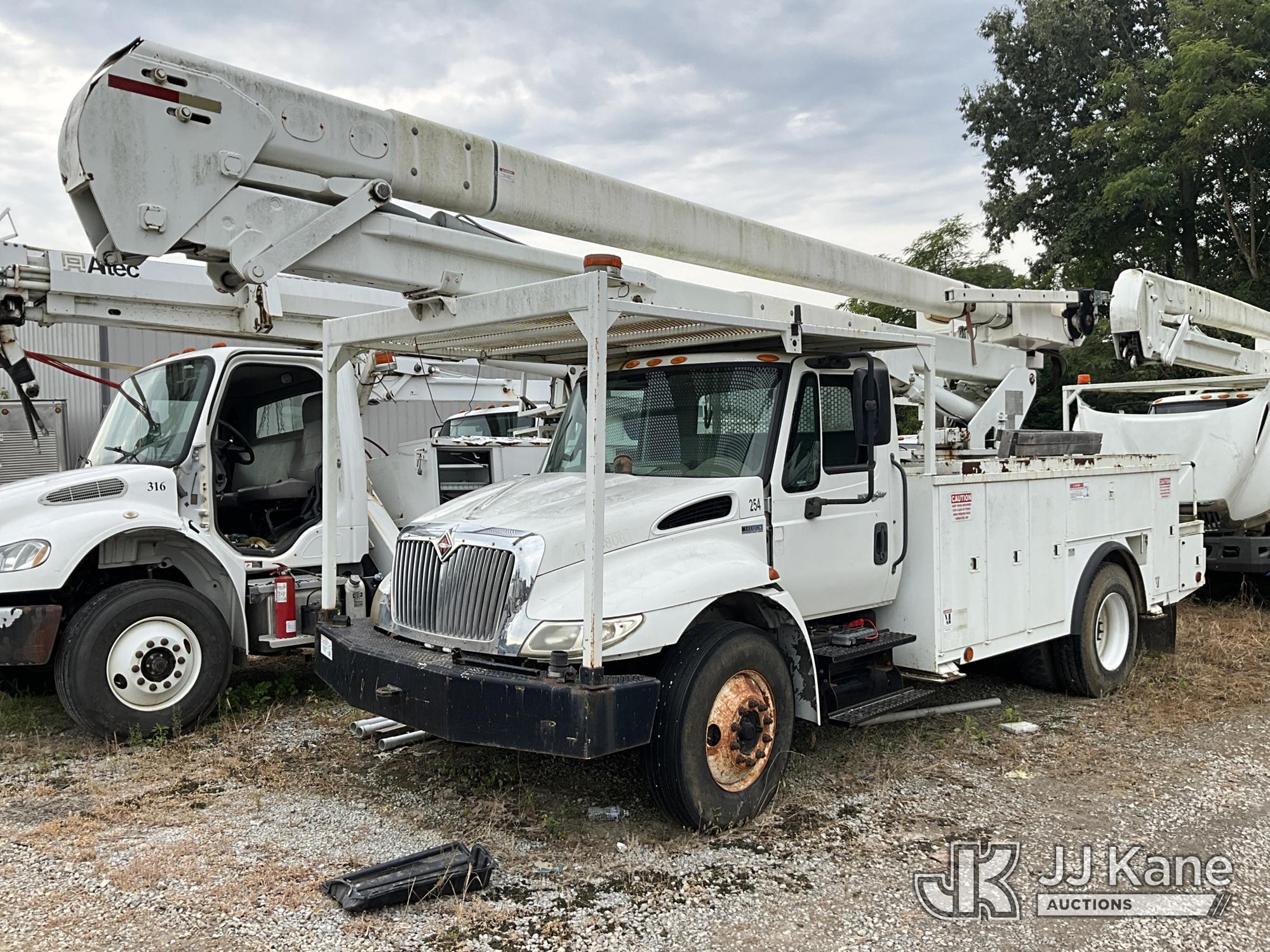HiRanger/Telelect 5TC-55, Material Handling Bucket Truck rear mounted on 2012 International DuraStar 4300 Utility Truck
