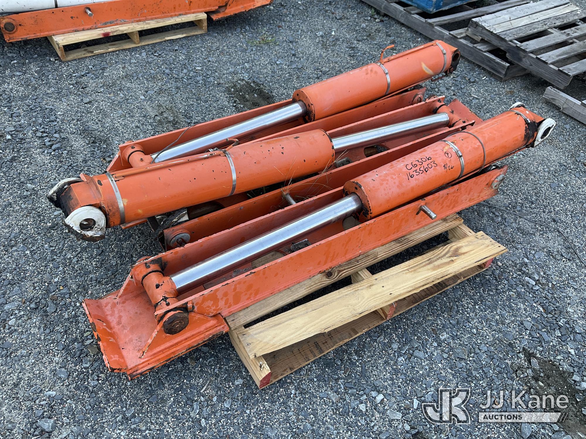 Pallet Of (3) Hydraulic Outriggers NOTE: This unit is being sold AS IS/WHERE IS via Timed Auction and is located in China Grove