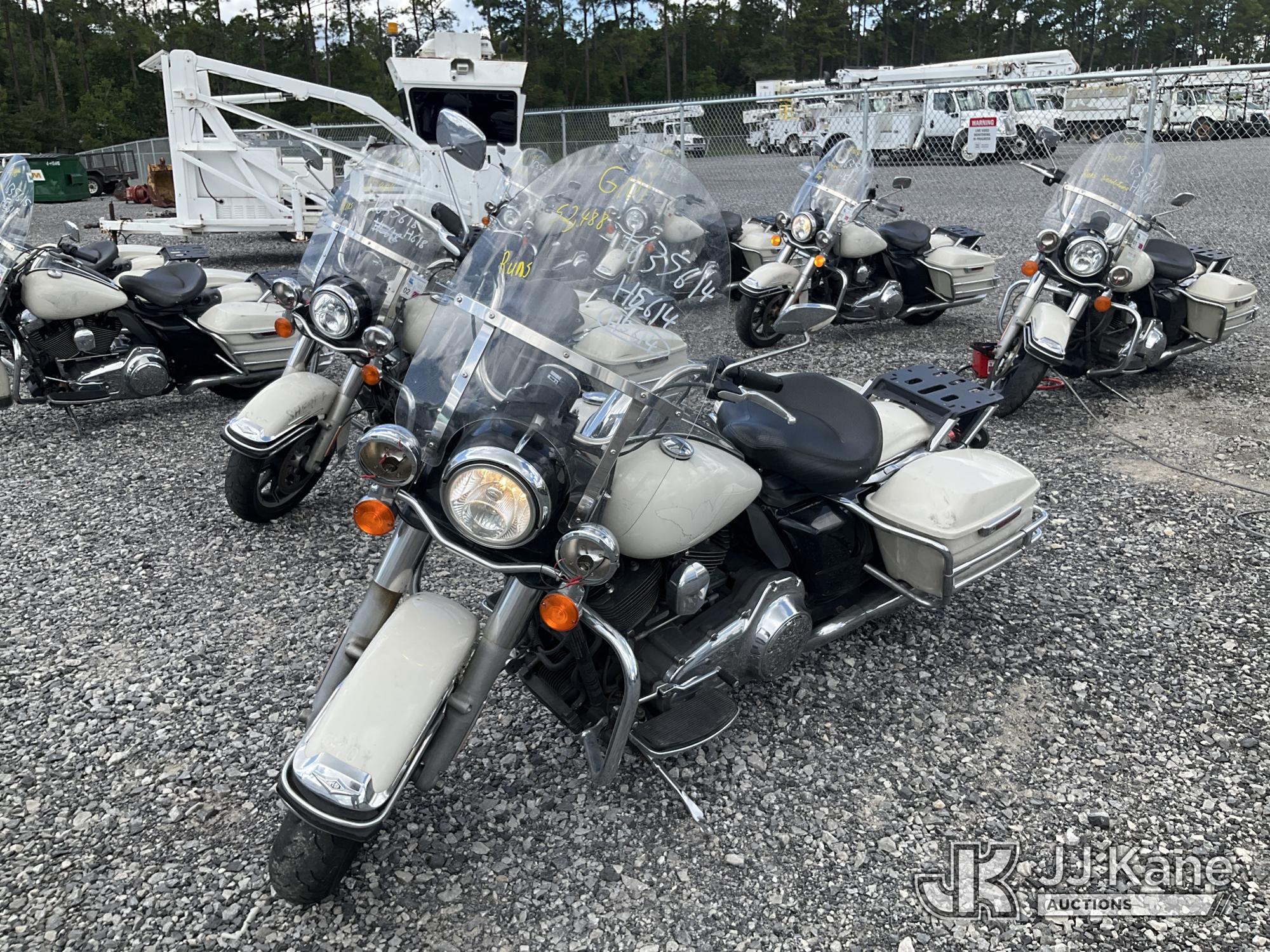 2015 Harley-Davidson Road King - FLHPI Motorcycle, ODO READING IN KILOMETERS