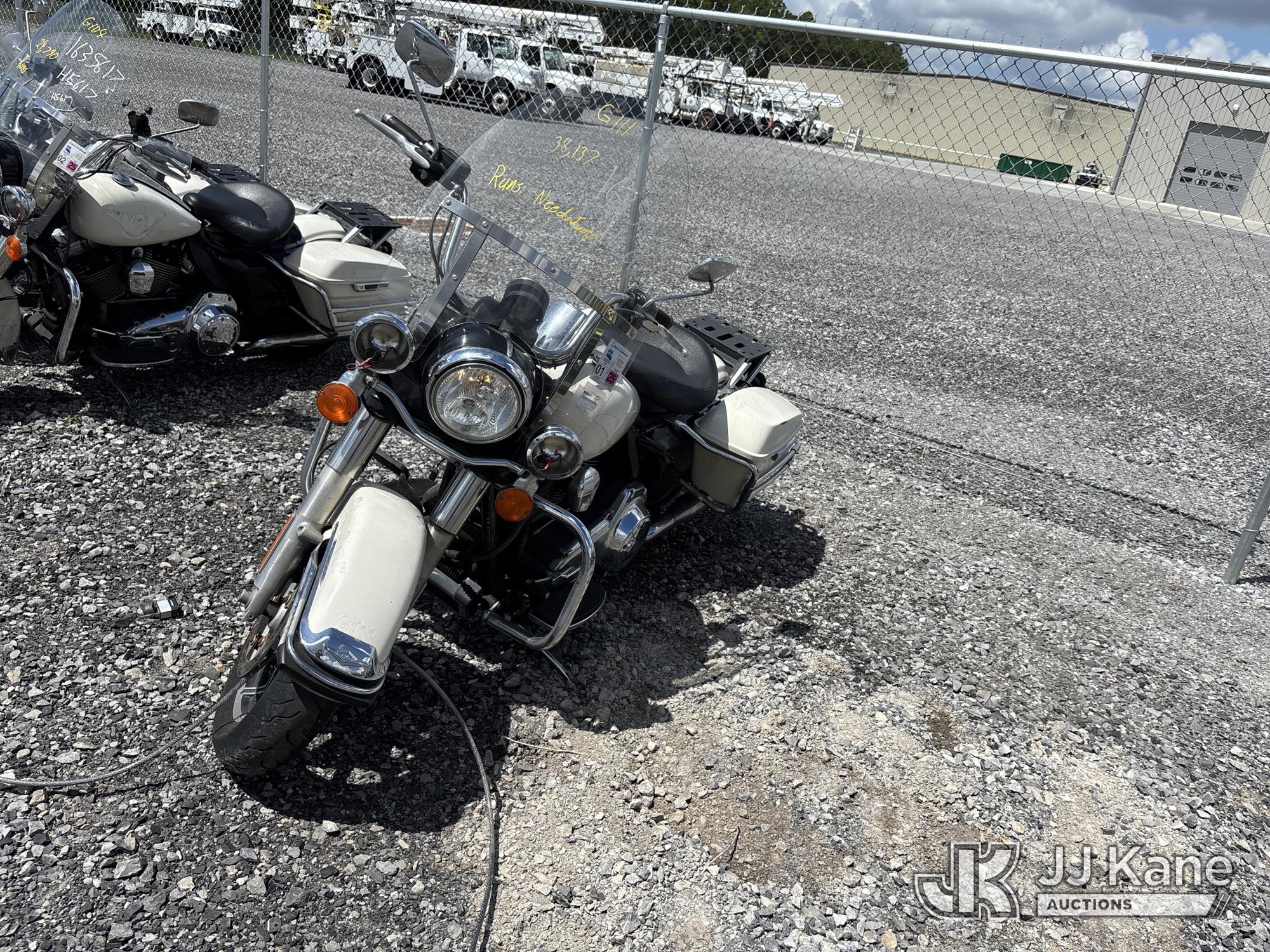 2015 Harley-Davidson FLHP Motorcycle