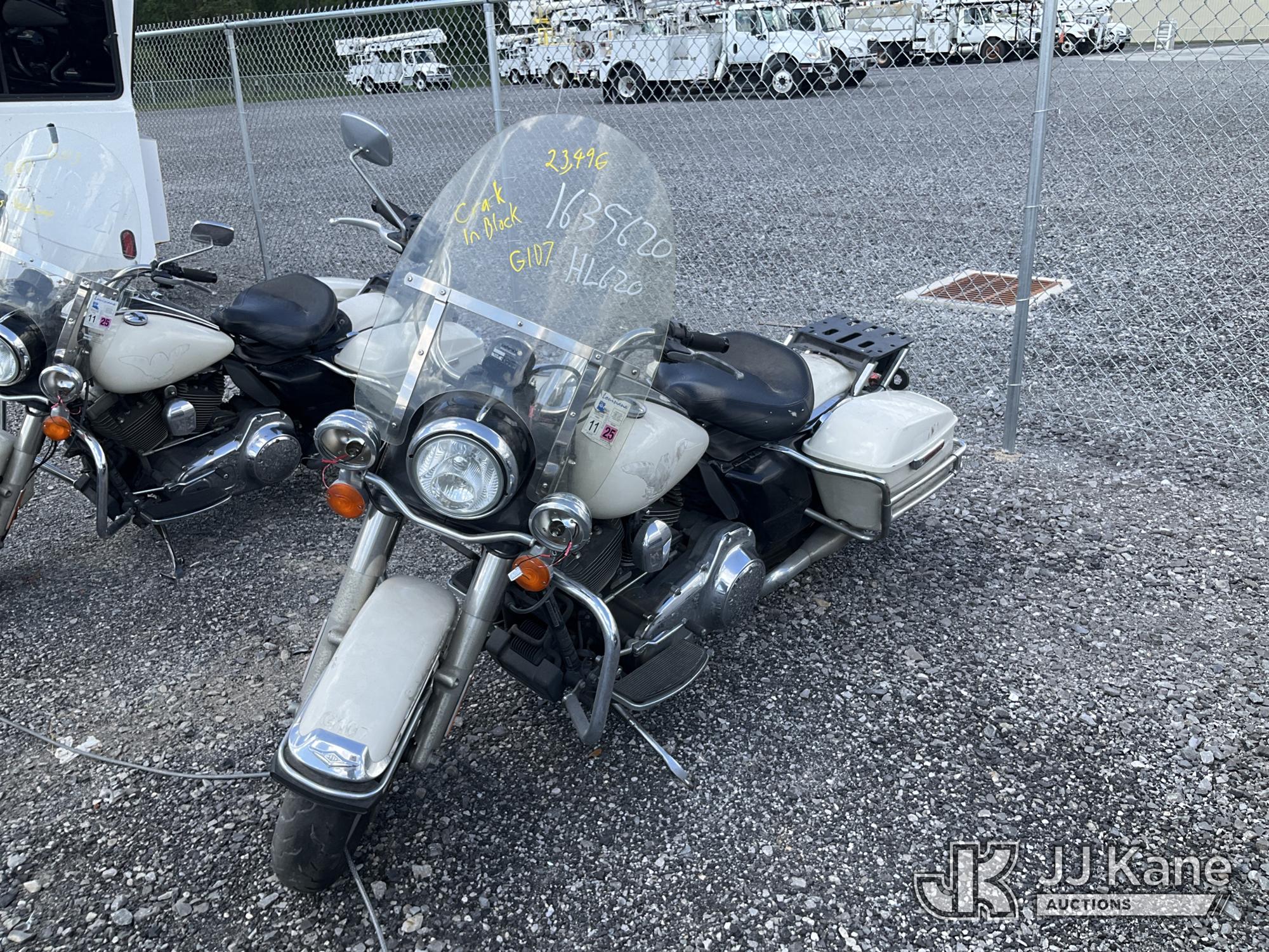 2015 Harley-Davidson FLHP Motorcycle