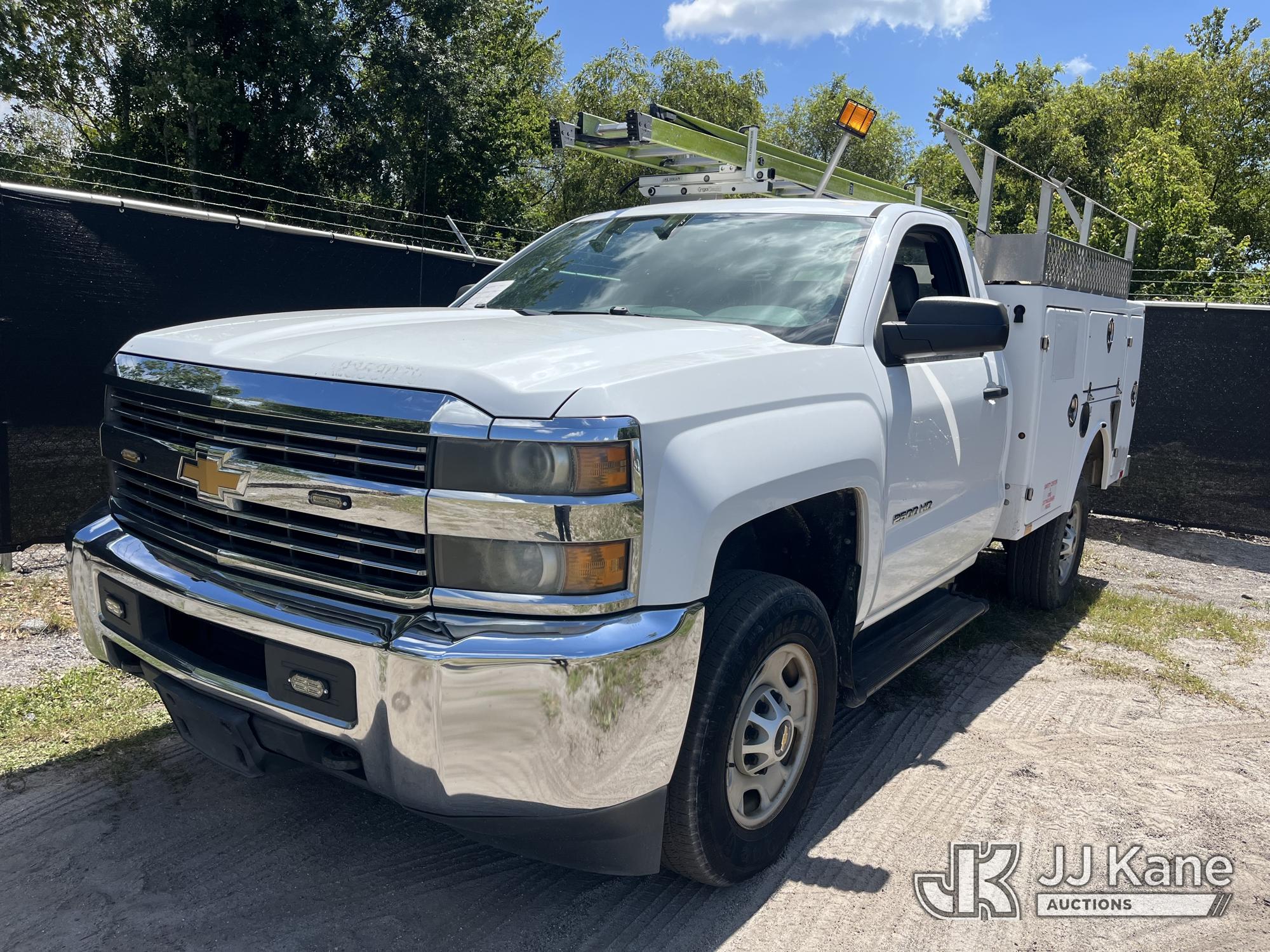 2015 Chevrolet Silverado 2500HD Enclosed Service Truck