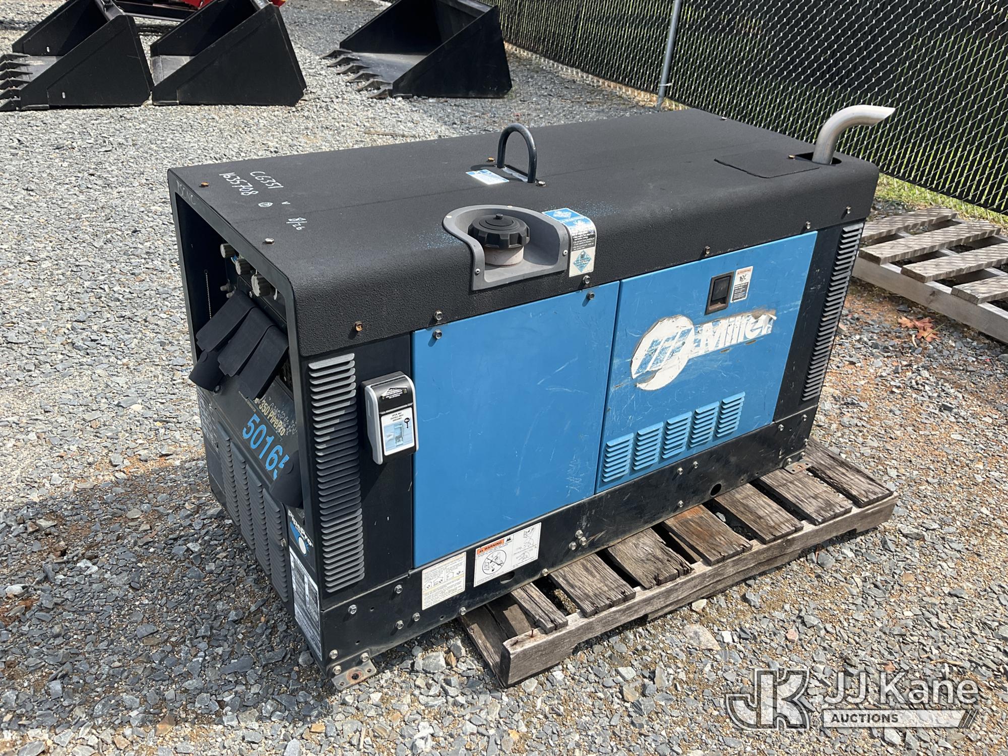 Miller Big Blue 250 Pipe Pro Welder/Generator (Runs) (Reads 499 hours) NOTE: This unit is being sold AS IS/WHERE IS via Timed Auction and is located in China Grove