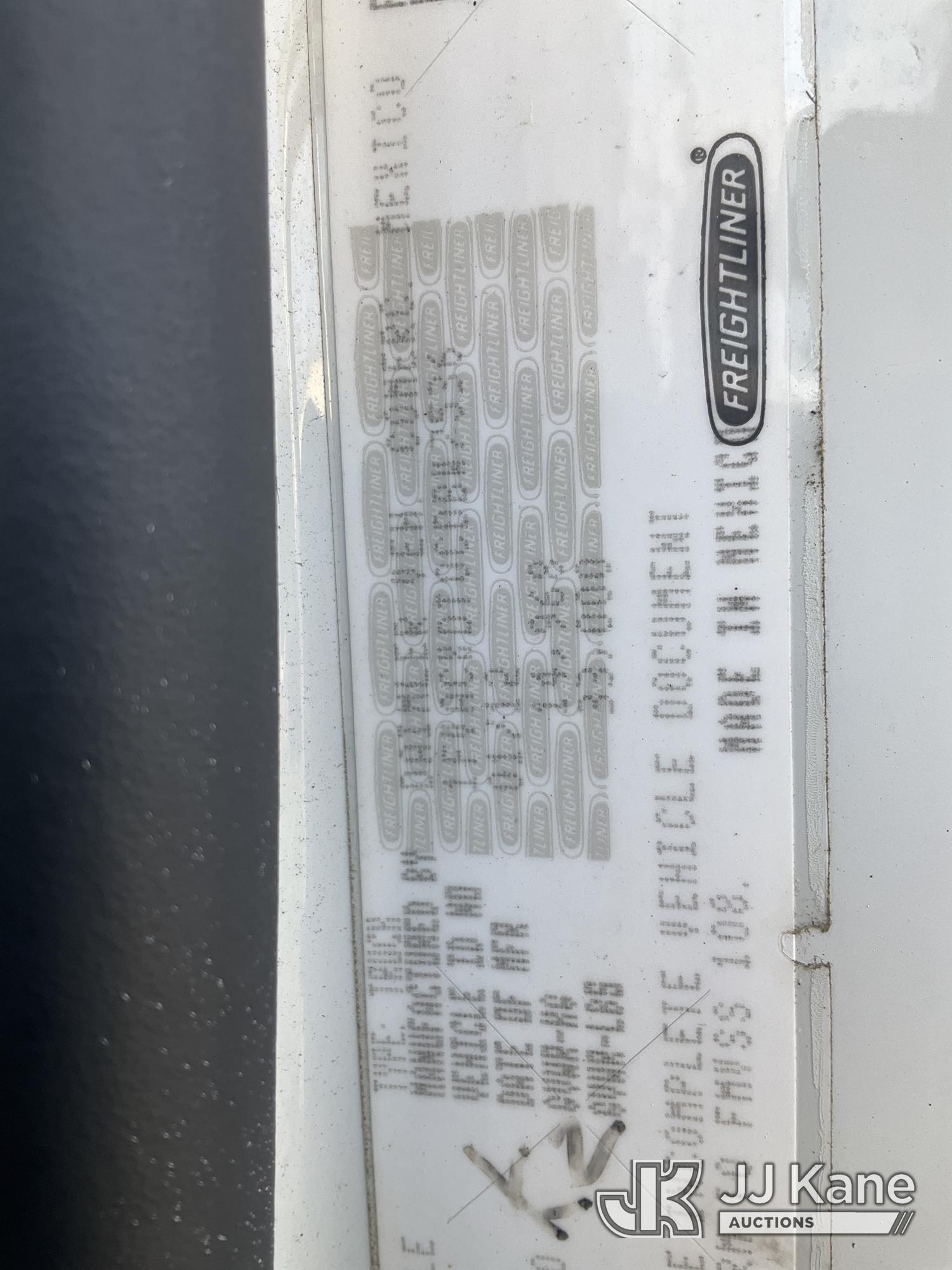 2012 Freightliner M2 106