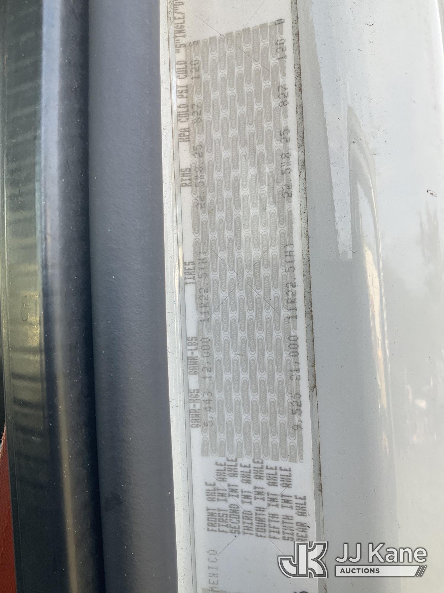 2012 Freightliner M2 106