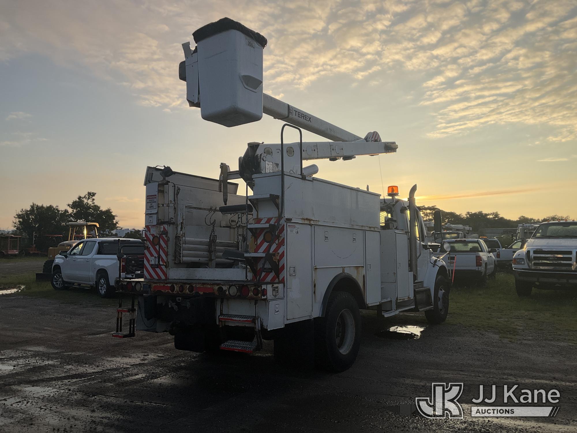 2009 Freightliner M2 106
