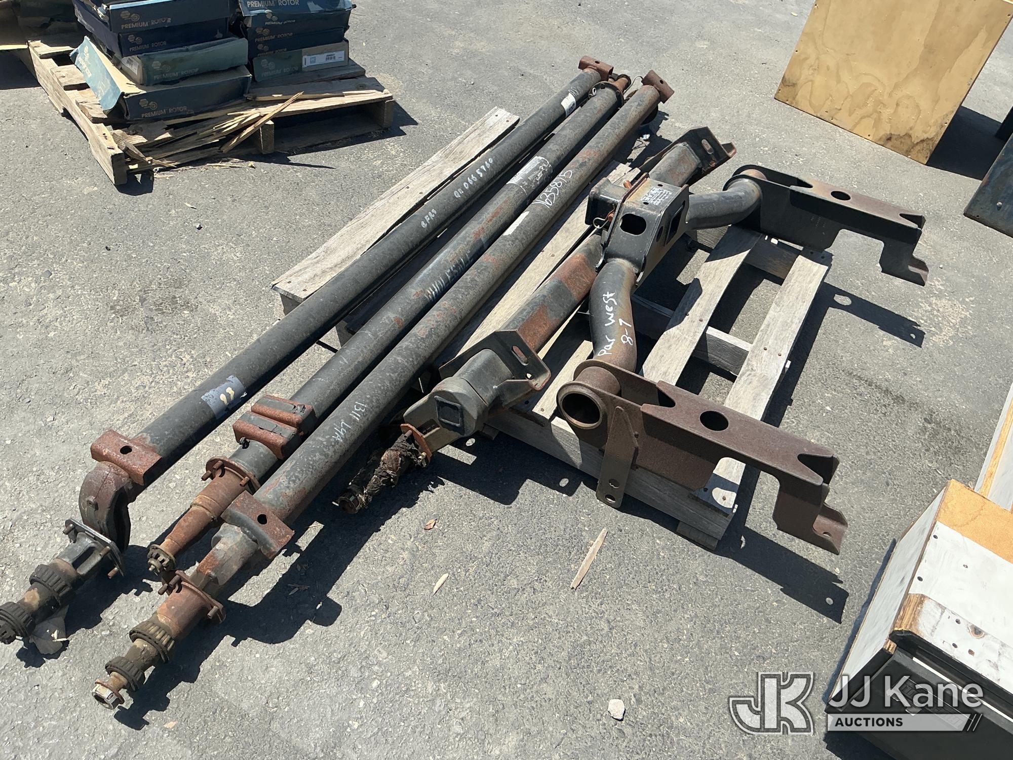 (4) Steer Axles & Tow Hitch (Used) NOTE: This unit is being sold AS IS/WHERE IS via Timed Auction and is located in Dixon
