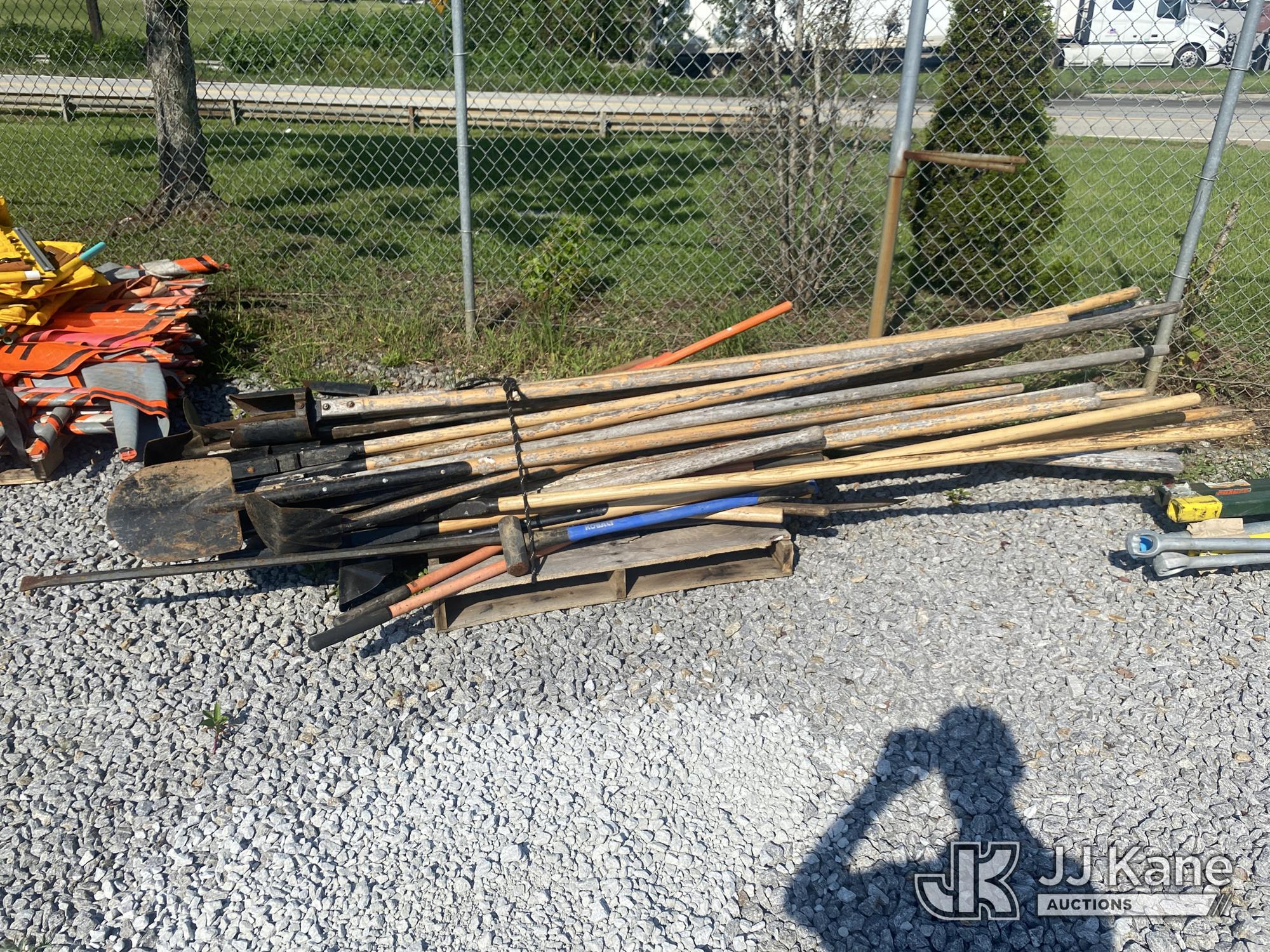 Long-Handed Utility/Construction Hand Tools NOTE: This unit is being sold AS IS/WHERE IS via Timed Auction and is located in Villa Rica
