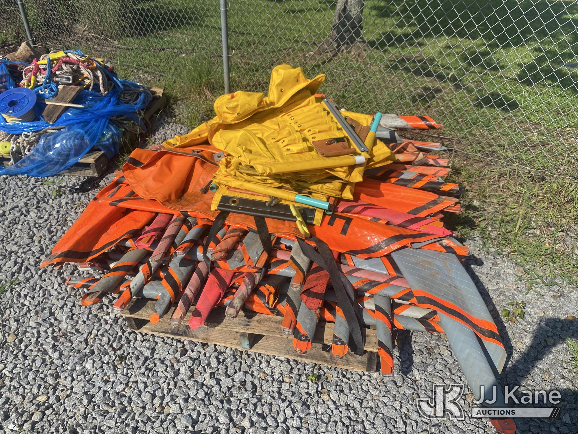 High-Visible Utility/Construction Safety Equipment NOTE: This unit is being sold AS IS/WHERE IS via Timed Auction and is located in Villa Rica