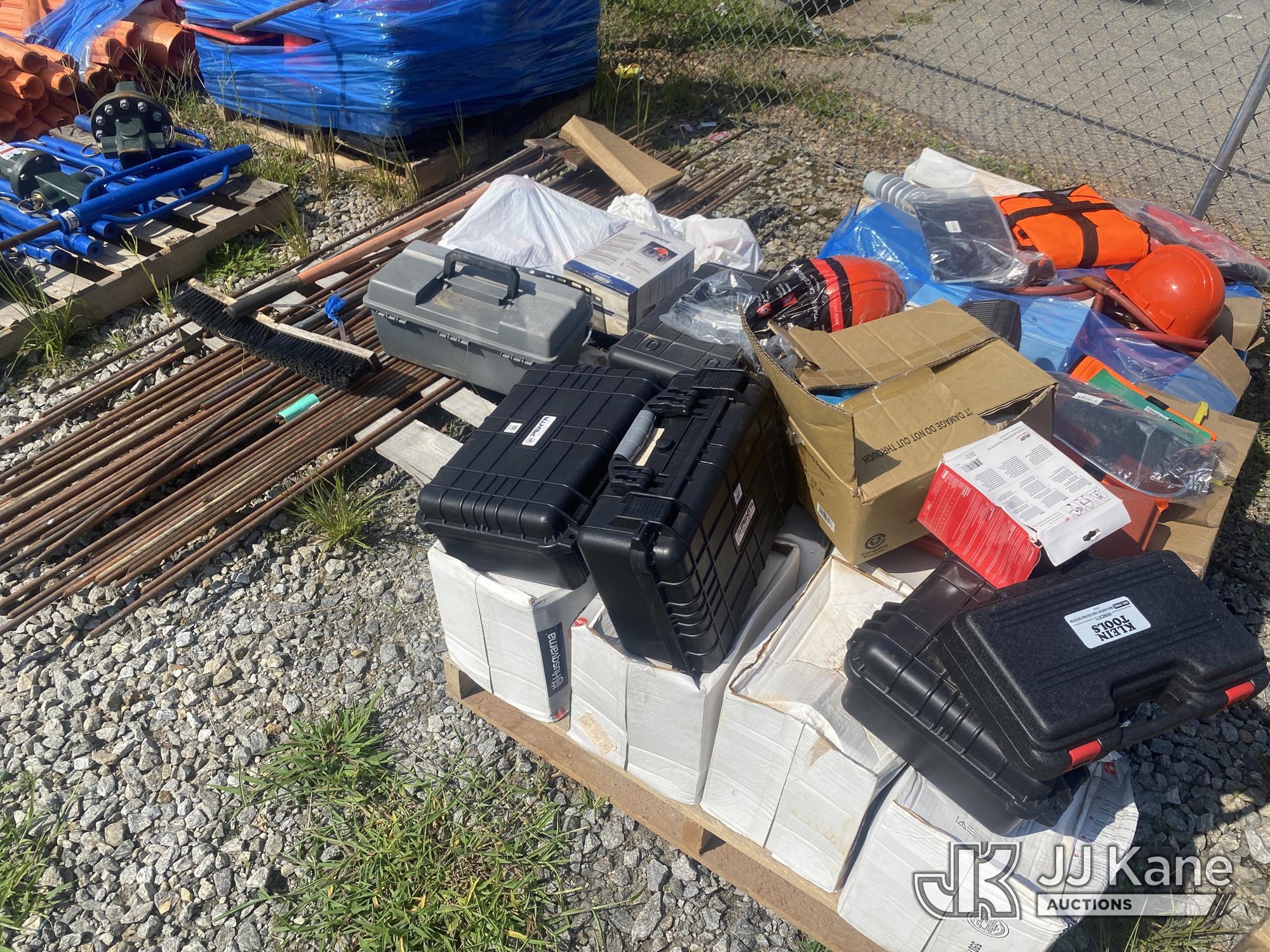 Lineman Equipment & Utility Rods NOTE: This unit is being sold AS IS/WHERE IS via Timed Auction and is located in Villa Rica