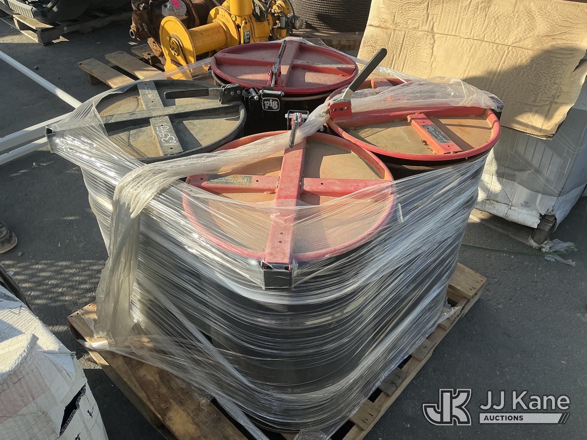 (4) 30gal Barrel w/ Pig Latching Drums (Used) NOTE: This unit is being sold AS IS/WHERE IS via Timed Auction and is located in Dixon