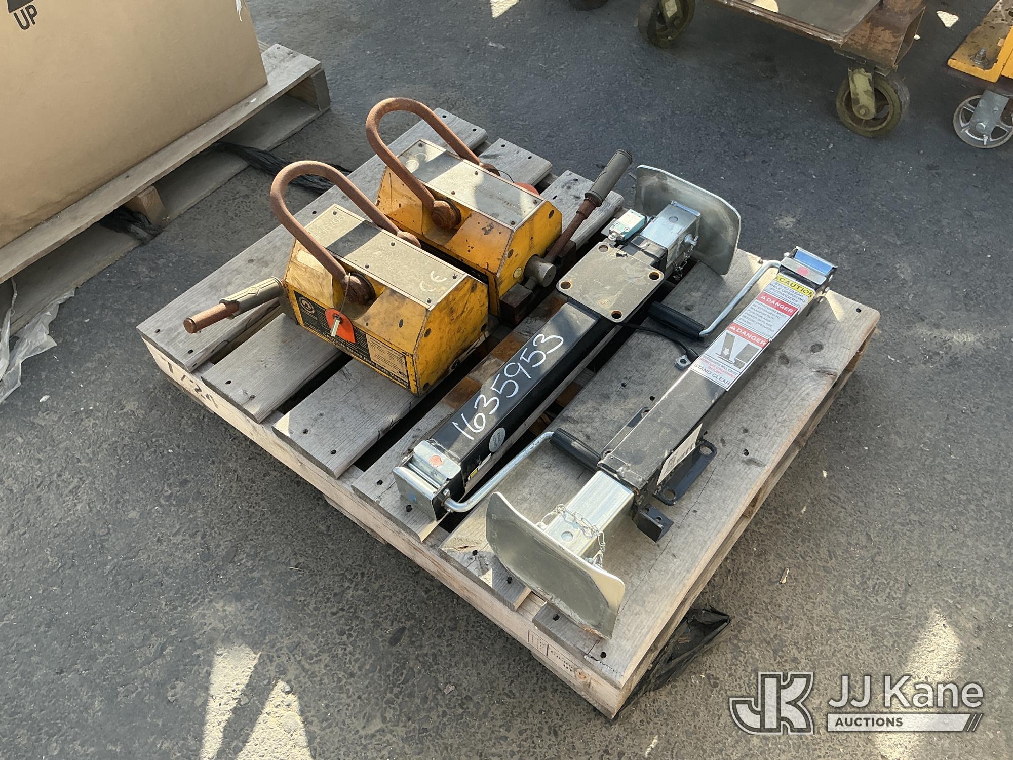 Lifting Magnets & Trailer Jacks (Used) NOTE: This unit is being sold AS IS/WHERE IS via Timed Auction and is located in Dixon