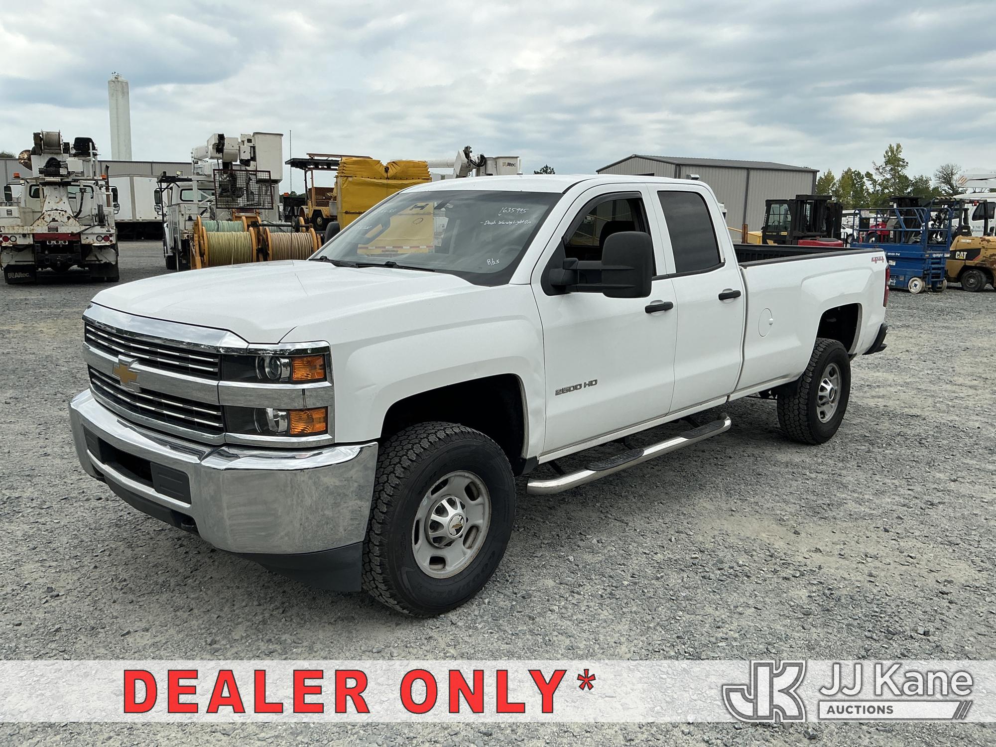 2015 Chevrolet Silverado 2500HD 4X4 Extended-Cab Pickup Truck