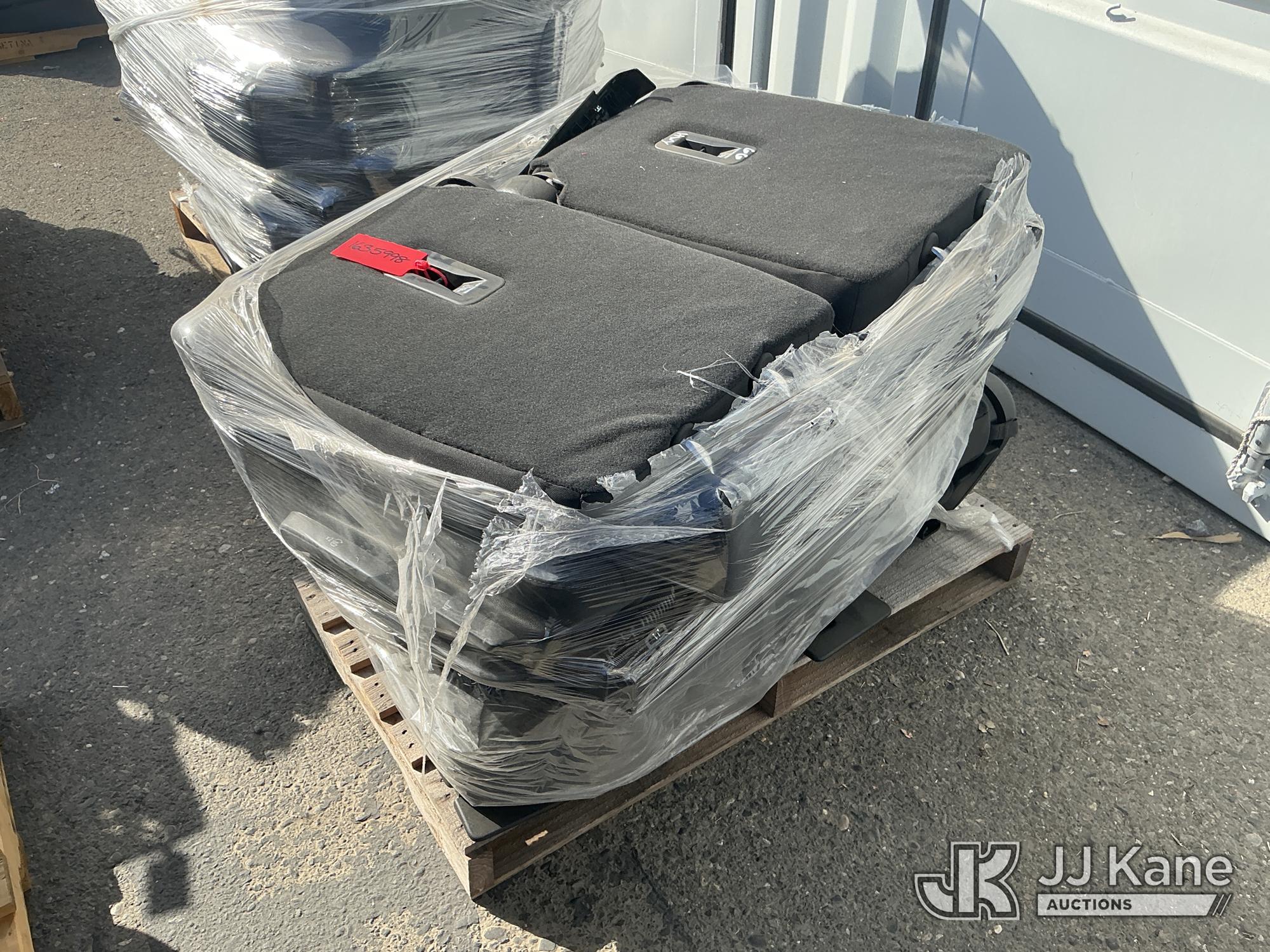 Car Seats (Used) NOTE: This unit is being sold AS IS/WHERE IS via Timed Auction and is located in Dixon