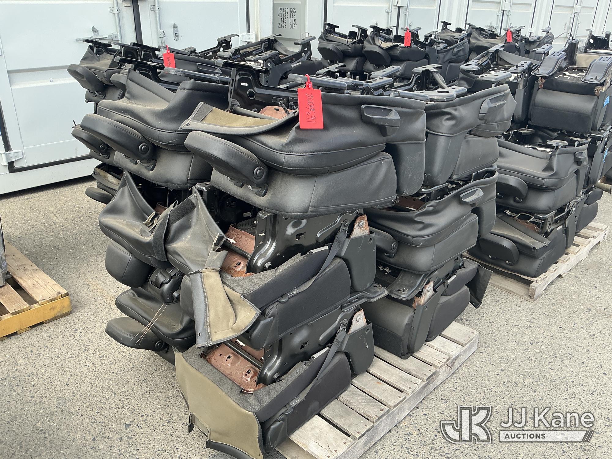 Car Seats (Used) NOTE: This unit is being sold AS IS/WHERE IS via Timed Auction and is located in Dixon