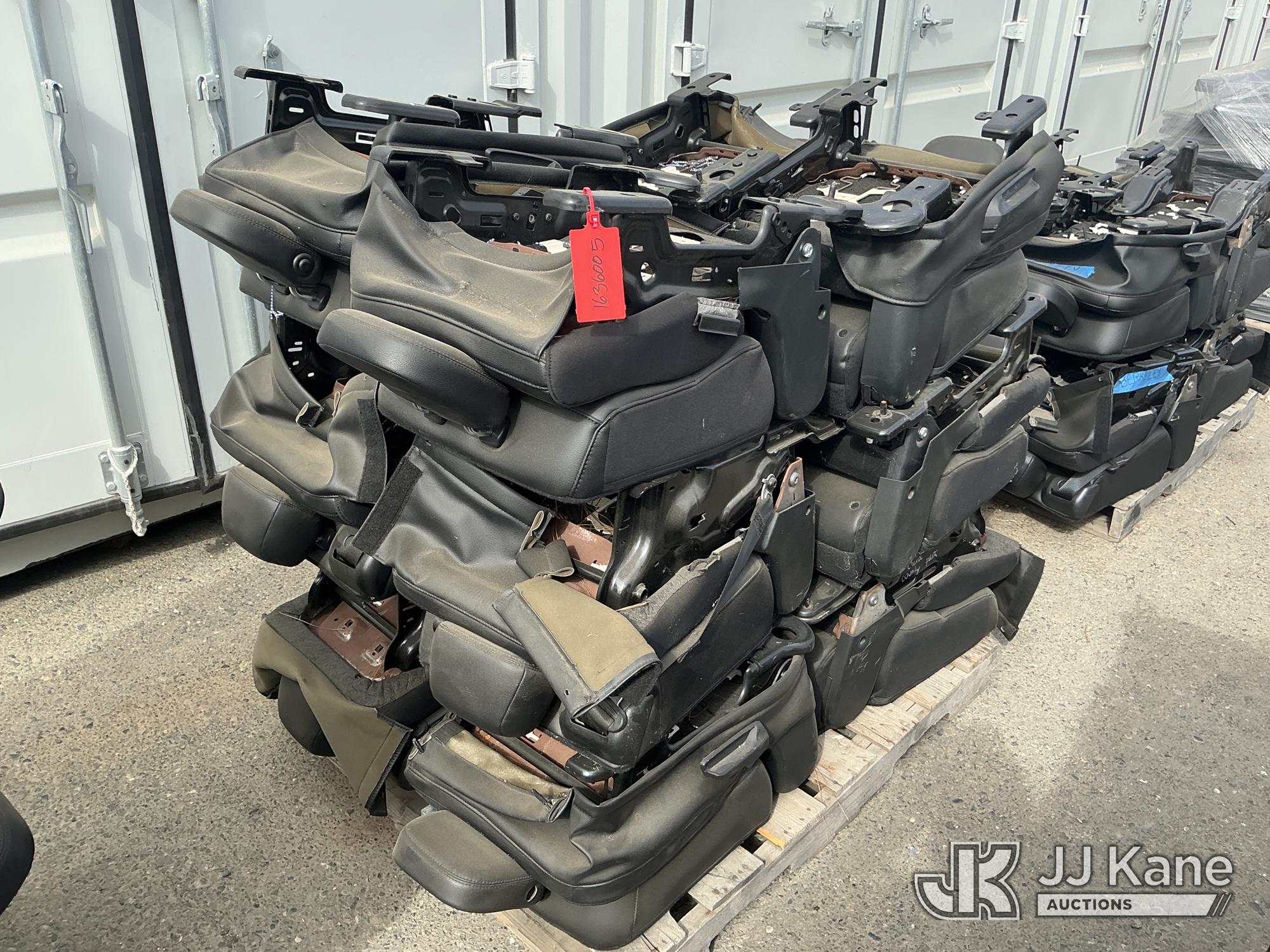 Car Seats (Used) NOTE: This unit is being sold AS IS/WHERE IS via Timed Auction and is located in Dixon