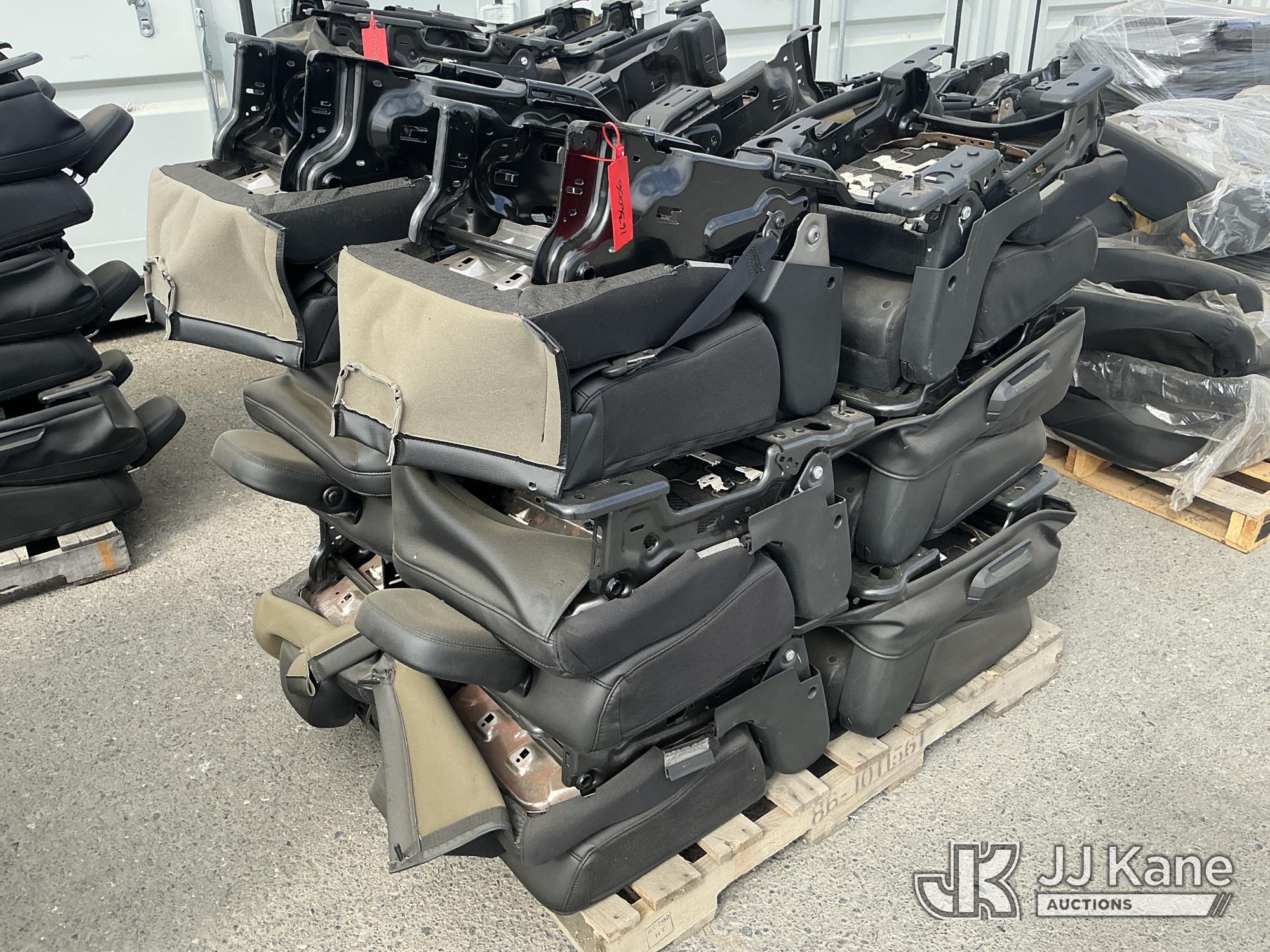 Car Seats (Used) NOTE: This unit is being sold AS IS/WHERE IS via Timed Auction and is located in Dixon