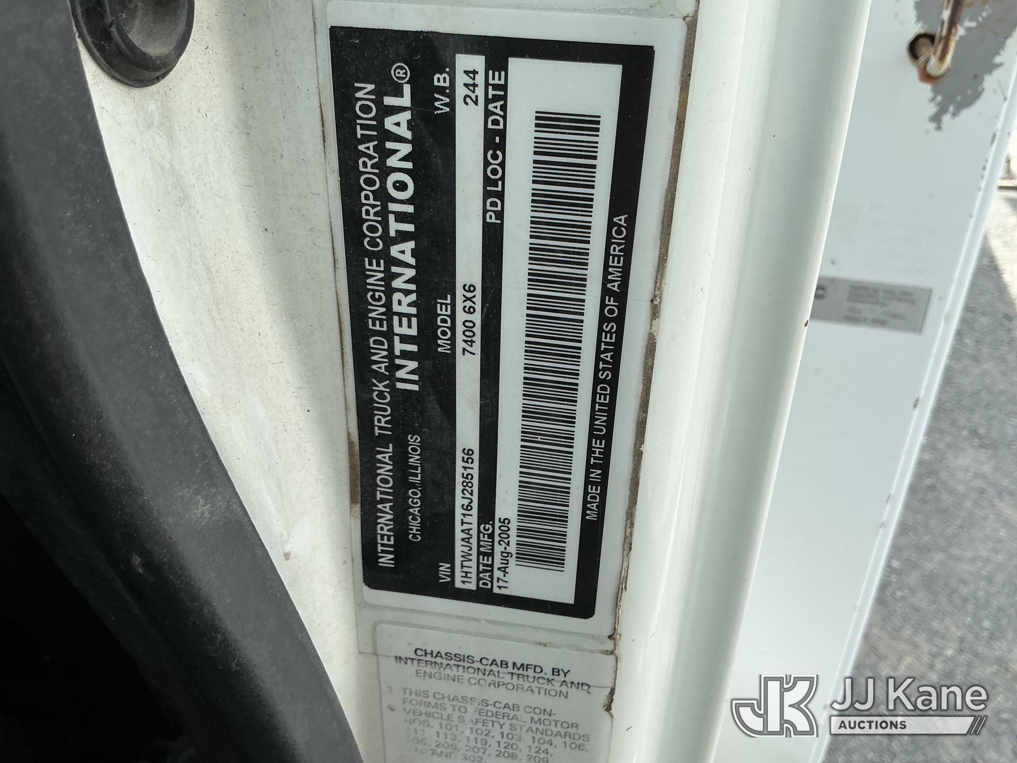 2006 International 7400 6x6