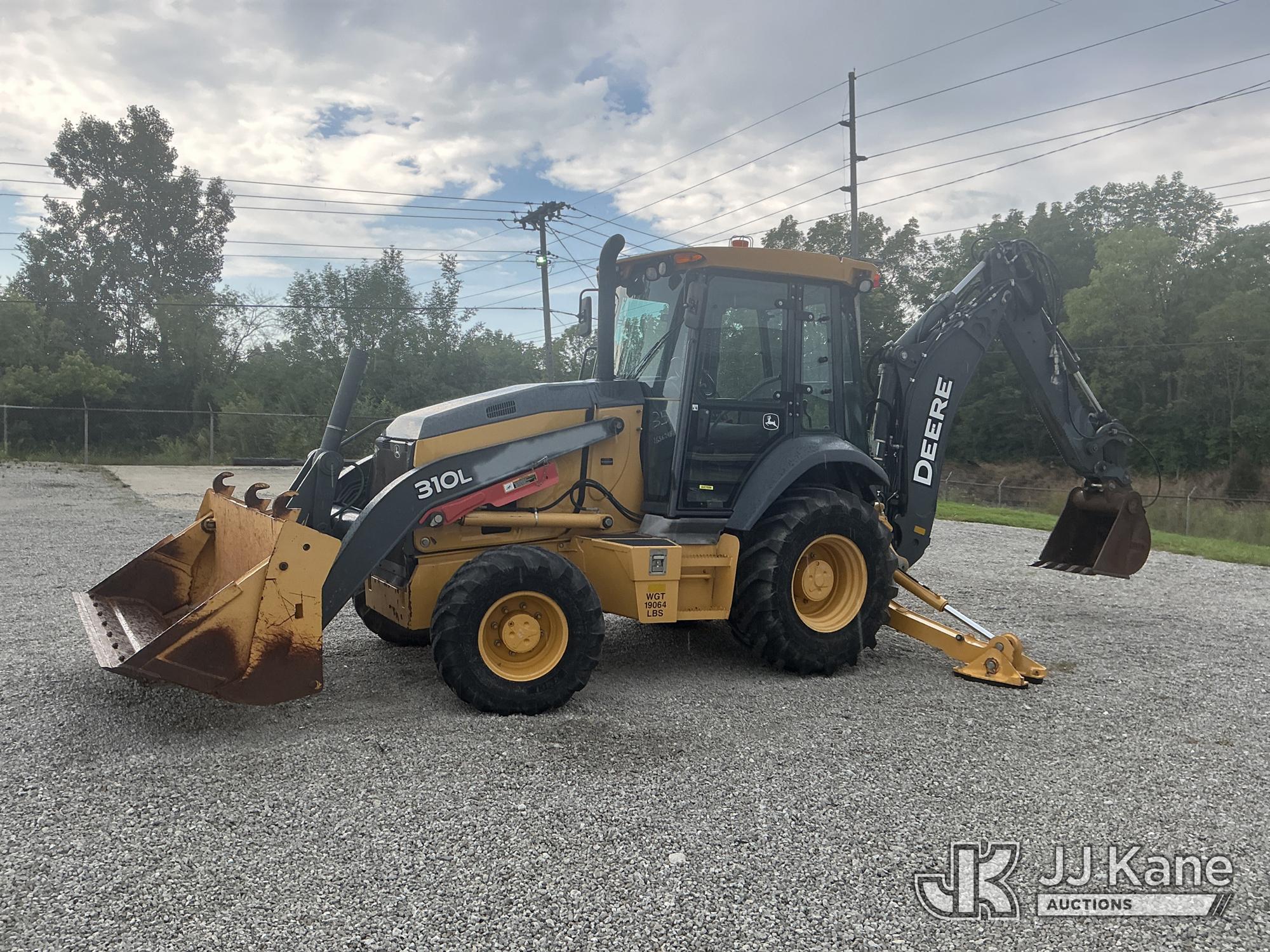 Photo of 2016 John Deere 310L