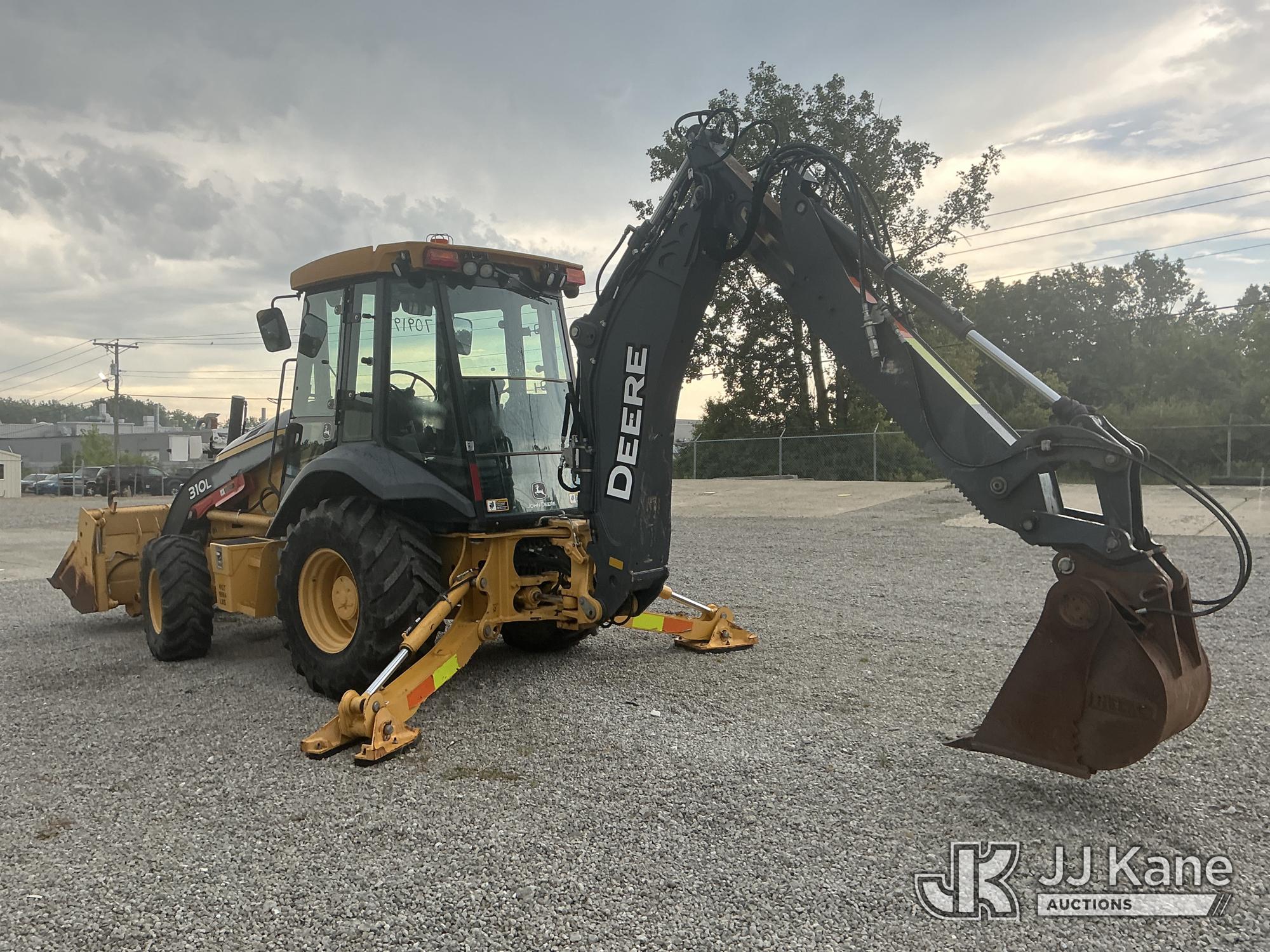 2016 John Deere 310L