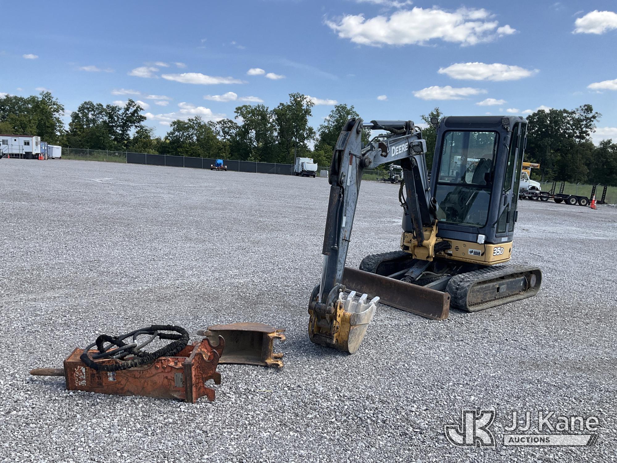 Photo of 2010 John Deere 35G