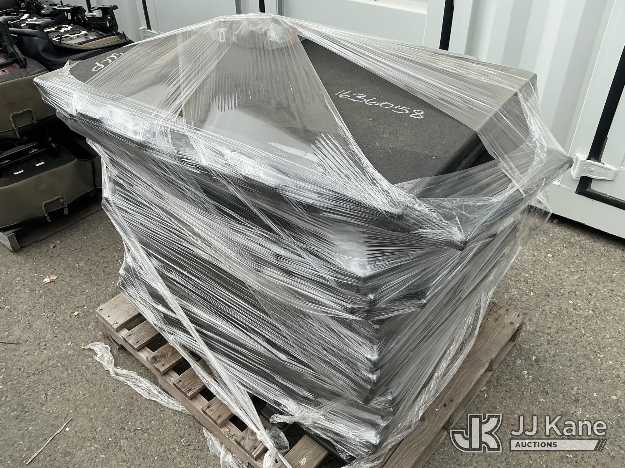 Car Truck Inserts (Used) NOTE: This unit is being sold AS IS/WHERE IS via Timed Auction and is located in Dixon