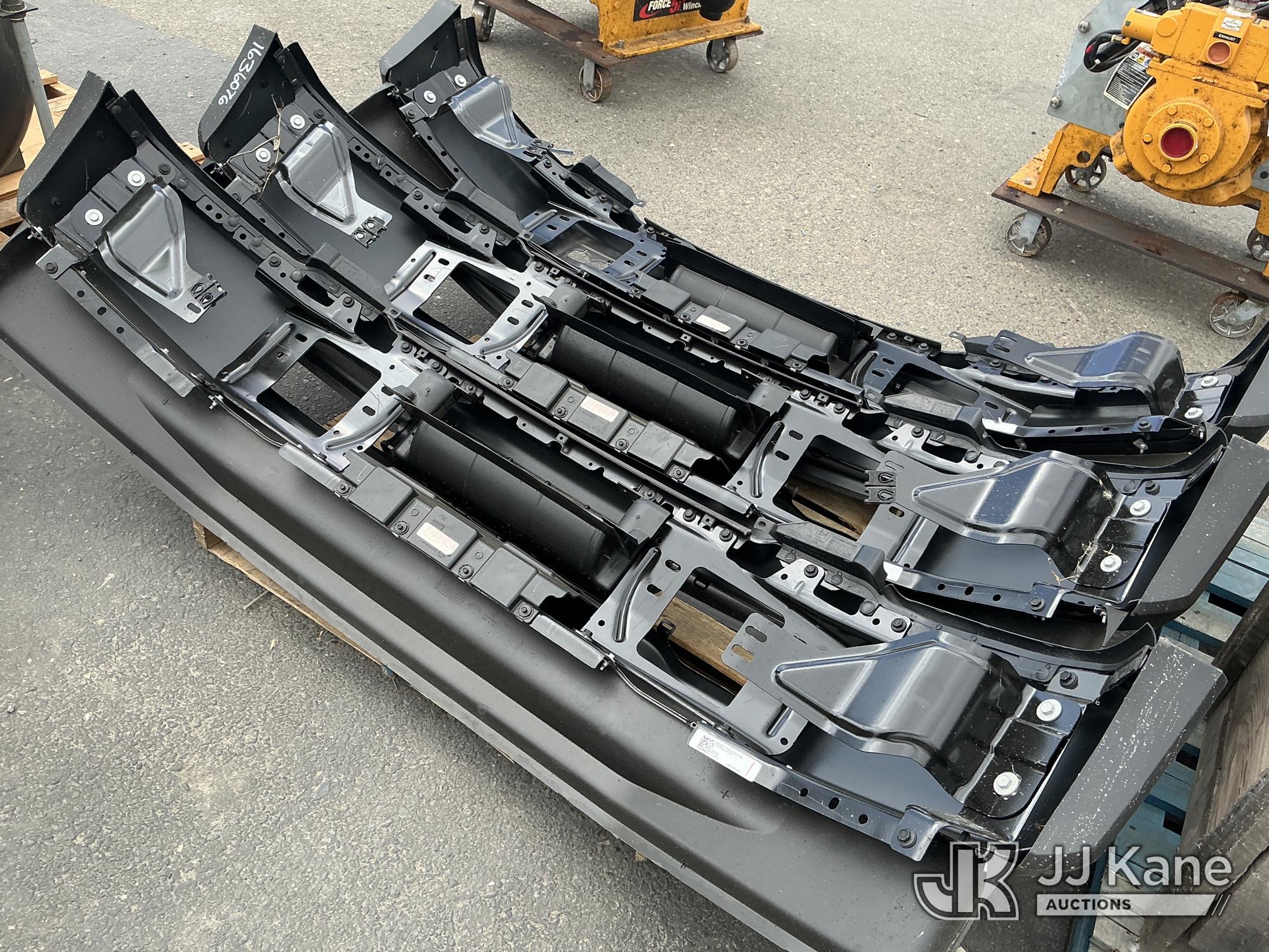 Ford Front Bumpers (Used) NOTE: This unit is being sold AS IS/WHERE IS via Timed Auction and is located in Dixon