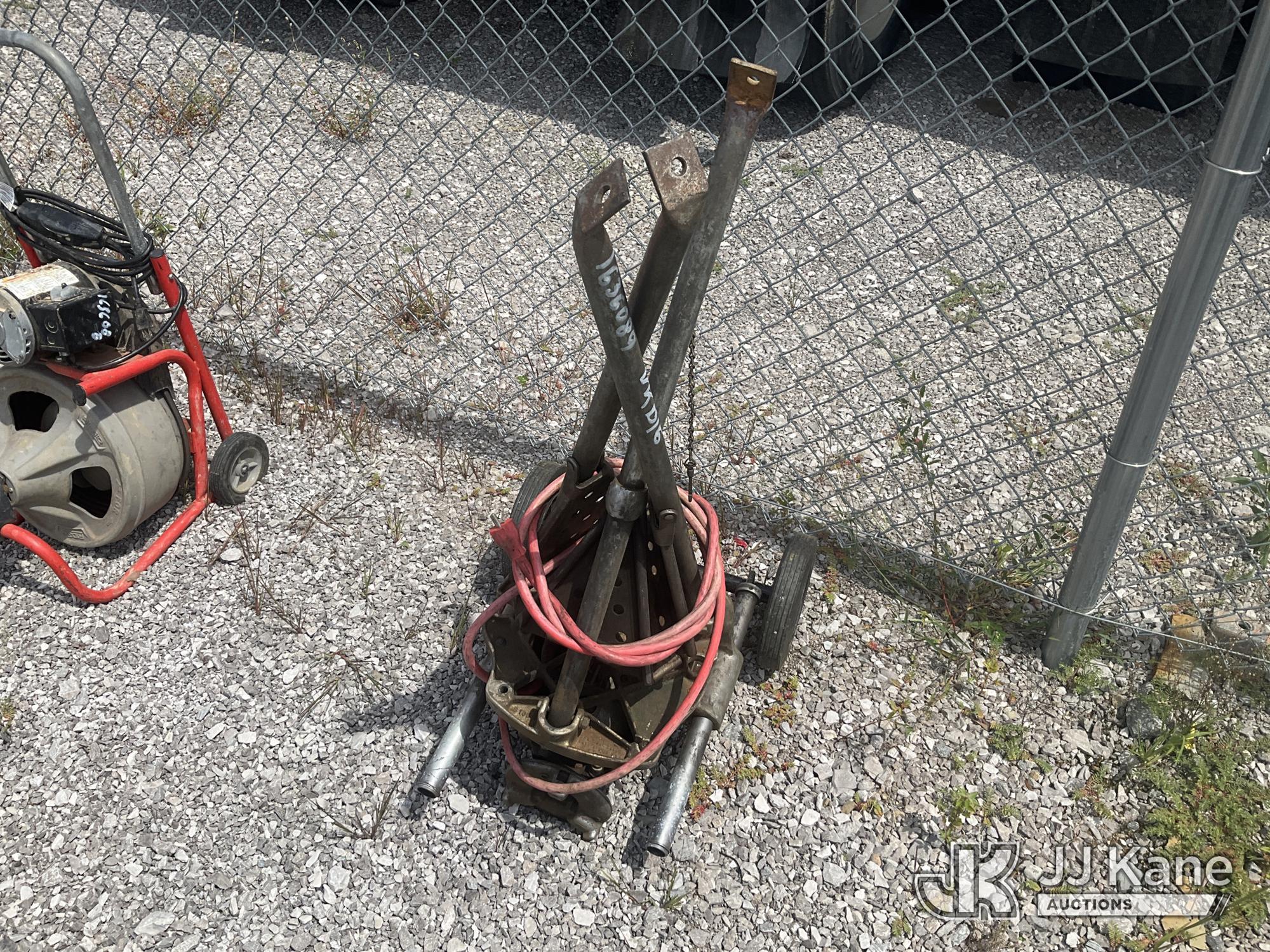 Pipe Threader NOTE: This unit is being sold AS IS/WHERE IS via Timed Auction and is located in Verona