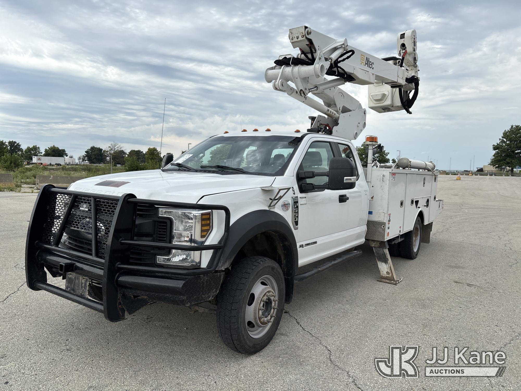 Altec AT41M, Articulating & Telescopic Material Handling Bucket Truck mounted behind cab on 2018 Ford F-550 Extended-Cab Service Truck